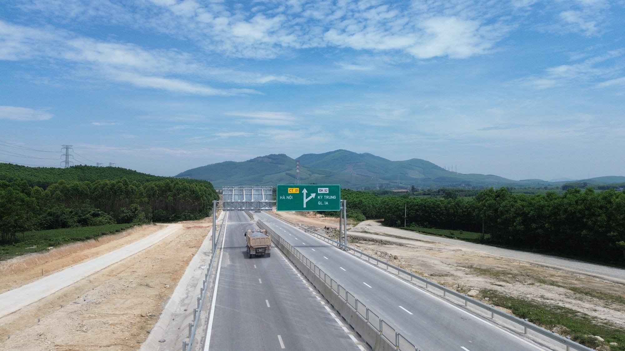 Ngắm cao tốc qua H&agrave; Tĩnh tuyệt đẹp trước ng&agrave;y th&ocirc;ng xe- Ảnh 15.