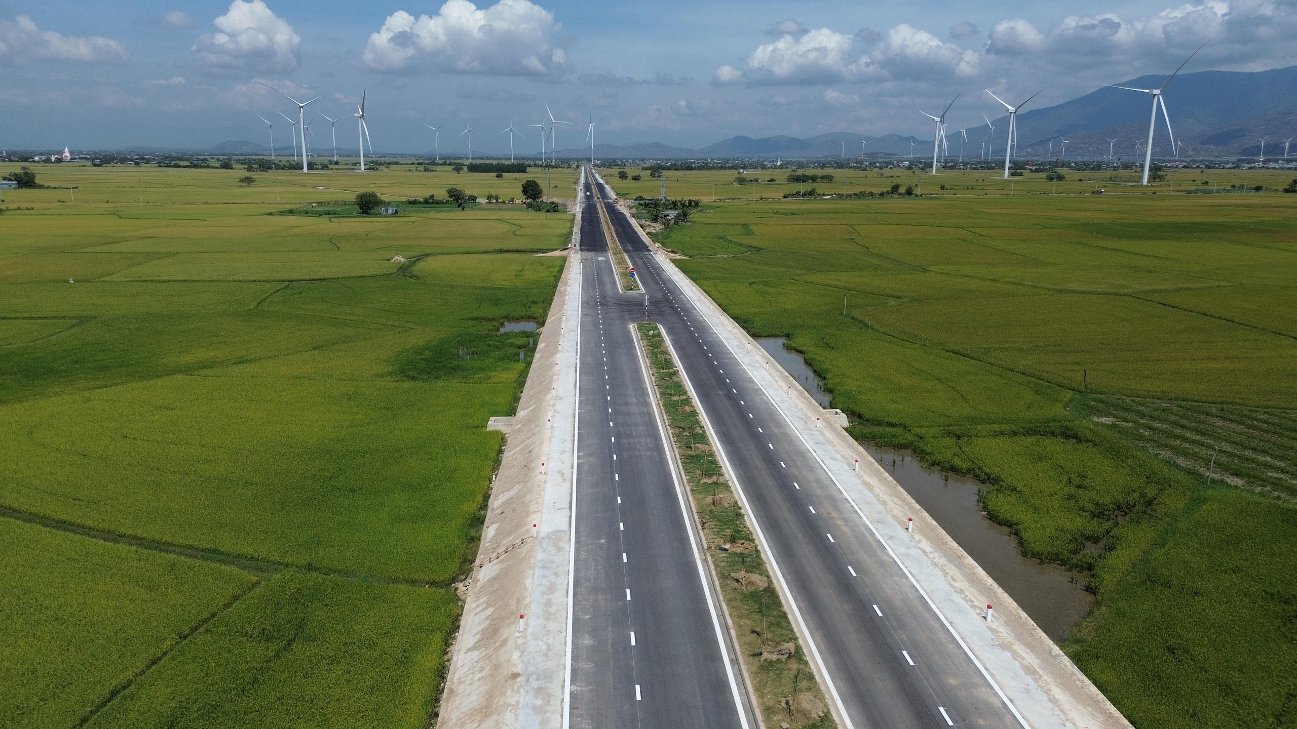 Cuối năm 2025, Ninh Thuận b&agrave;n giao mặt bằng x&acirc;y dựng hai nh&agrave; m&aacute;y điện hạt nh&acirc;n- Ảnh 3.