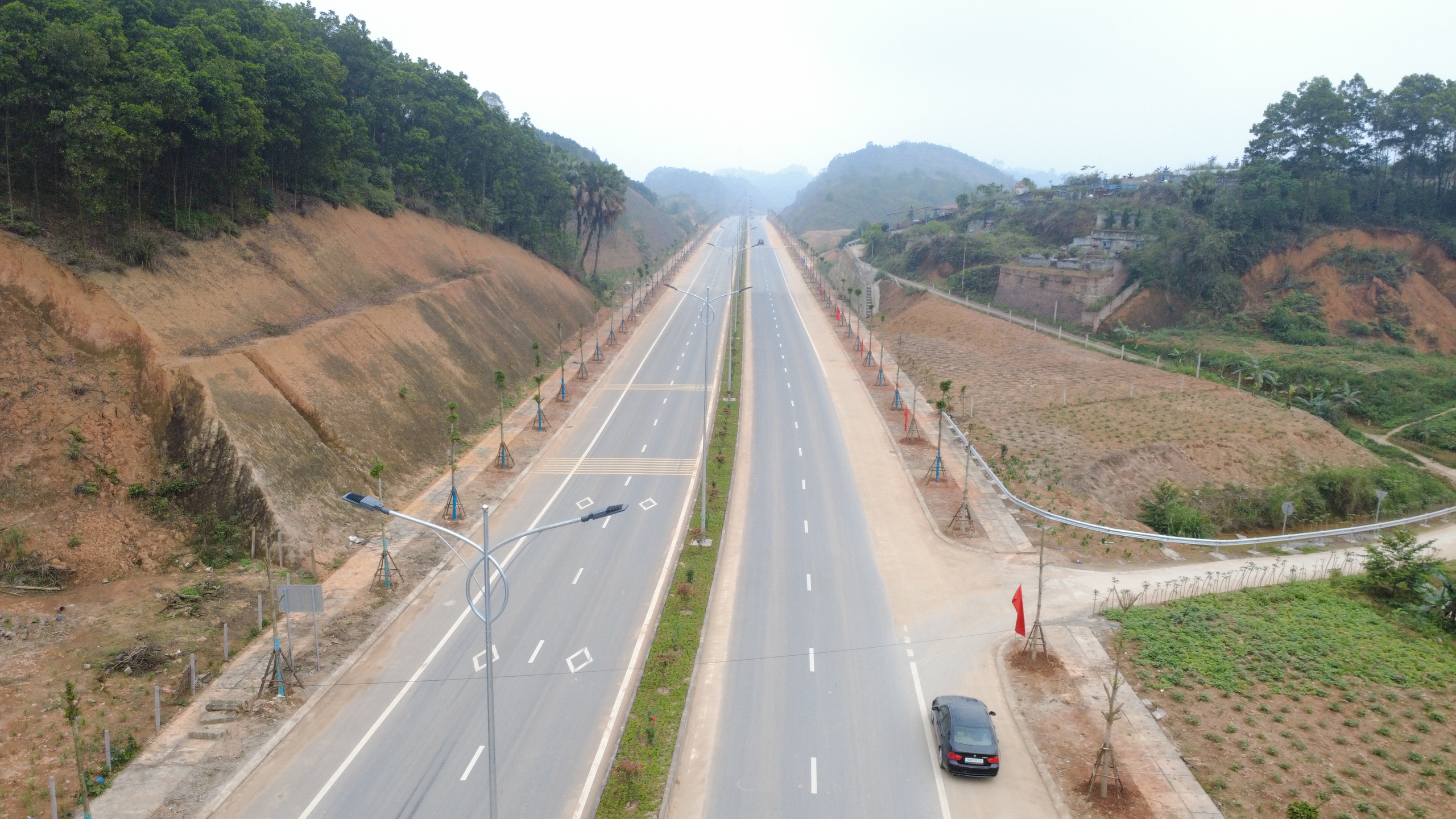 To&agrave;n cảnh đường nối QL37, QL32C với cao tốc Nội B&agrave;i - L&agrave;o Cai trước ng&agrave;y kh&aacute;nh th&agrave;nh- Ảnh 11.
