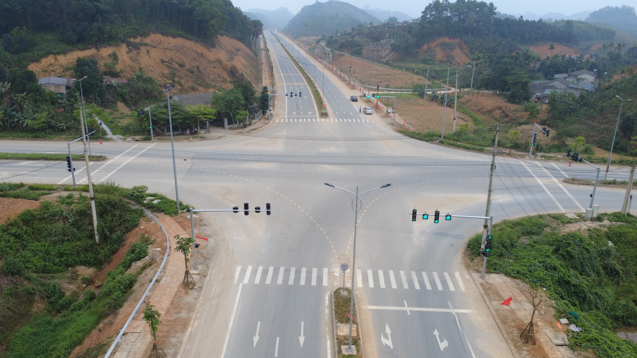 To&agrave;n cảnh đường nối QL37, QL32C với cao tốc Nội B&agrave;i - L&agrave;o Cai trước ng&agrave;y kh&aacute;nh th&agrave;nh- Ảnh 12.