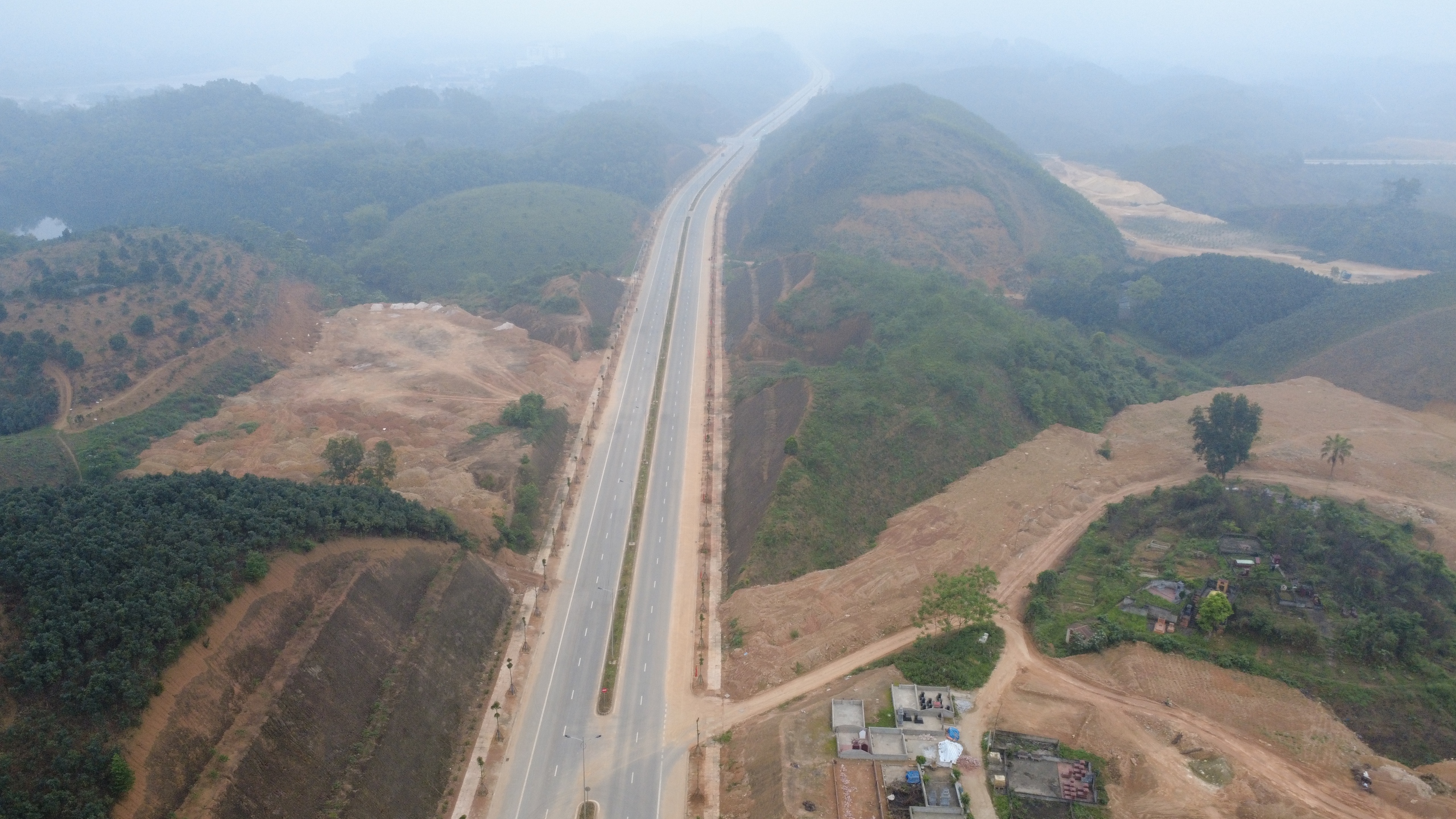 To&agrave;n cảnh đường nối QL37, QL32C với cao tốc Nội B&agrave;i - L&agrave;o Cai trước ng&agrave;y kh&aacute;nh th&agrave;nh- Ảnh 10.