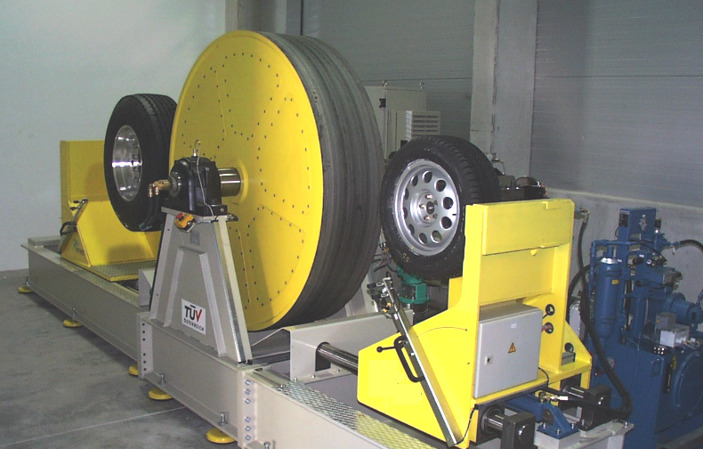 Sớm điều chỉnh giá dịch vụ thử nghiệm an toàn kỹ thuật xe cơ giới- Ảnh 1. Sớm điều chỉnh giá dịch vụ thử nghiệm an toàn kỹ thuật xe cơ giới- Ảnh 1.