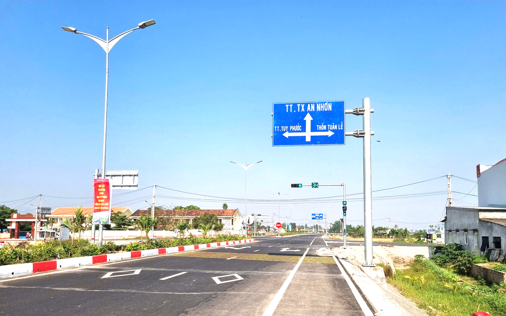 Ngắm tuyến đường ngh&igrave;n tỷ nối QL1 với đầm Thị Nại sắp kh&aacute;nh th&agrave;nh- Ảnh 8.