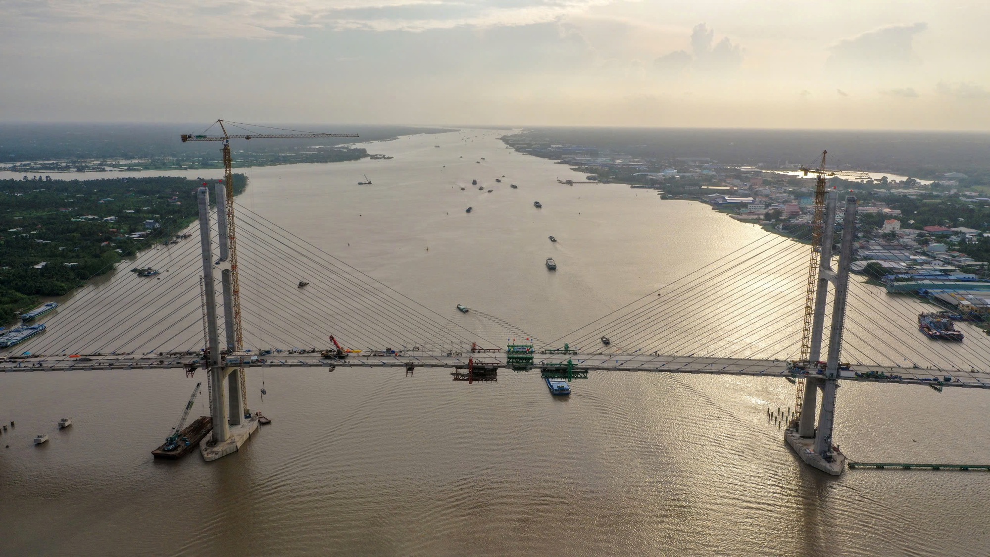 Ng&agrave;y mai 19/4: Hợp long cầu d&acirc;y văng Rạch Miễu 2- Ảnh 1.