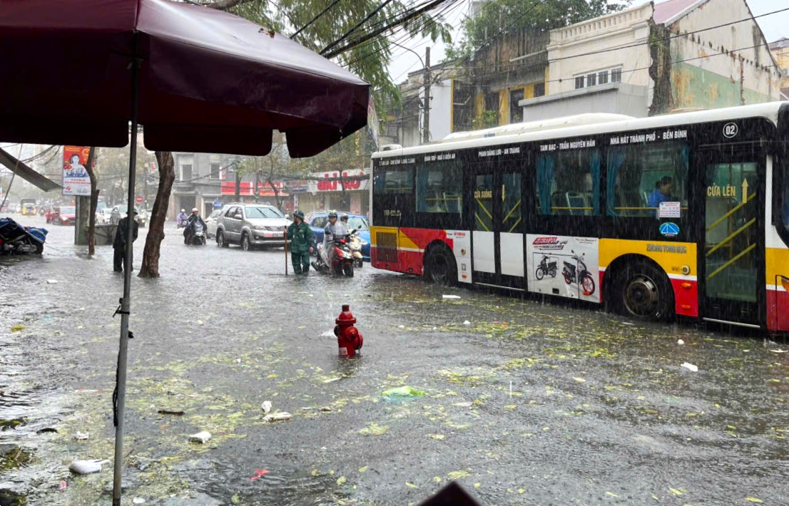 Hải Ph&ograve;ng: 16 điểm đen hễ mưa lớn l&agrave; ngập gồm những chỗ n&agrave;o?- Ảnh 1.