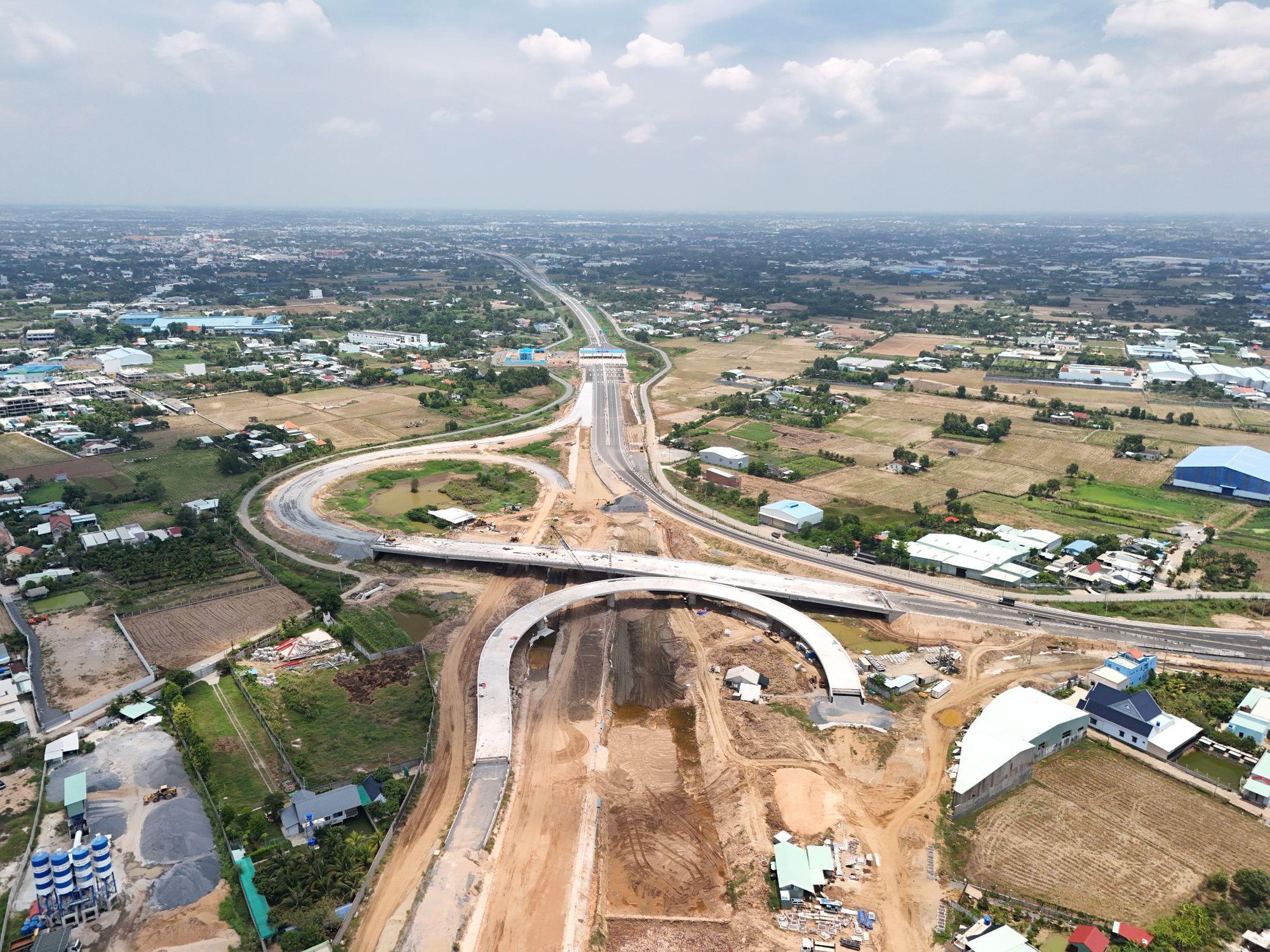 "Ng&oacute;ng" tiến độ V&agrave;nh đai 3 TP.HCM qua Long An- Ảnh 2.