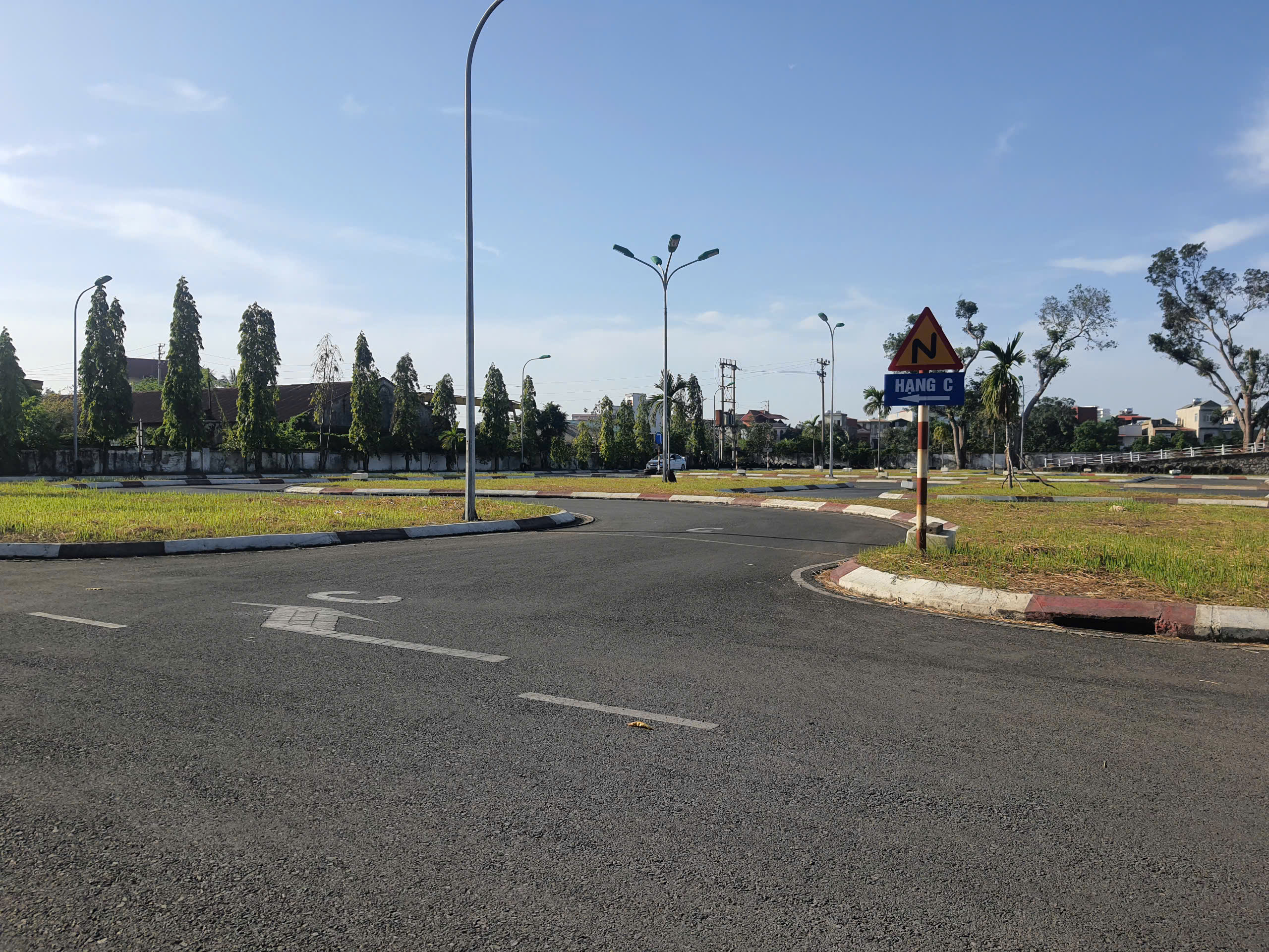 Hải Dương: Lần đầu ti&ecirc;n CSGT tổ chức thi s&aacute;t hạch l&aacute;i xe, c&aacute;c trung t&acirc;m sẵn s&agrave;ng- Ảnh 1.