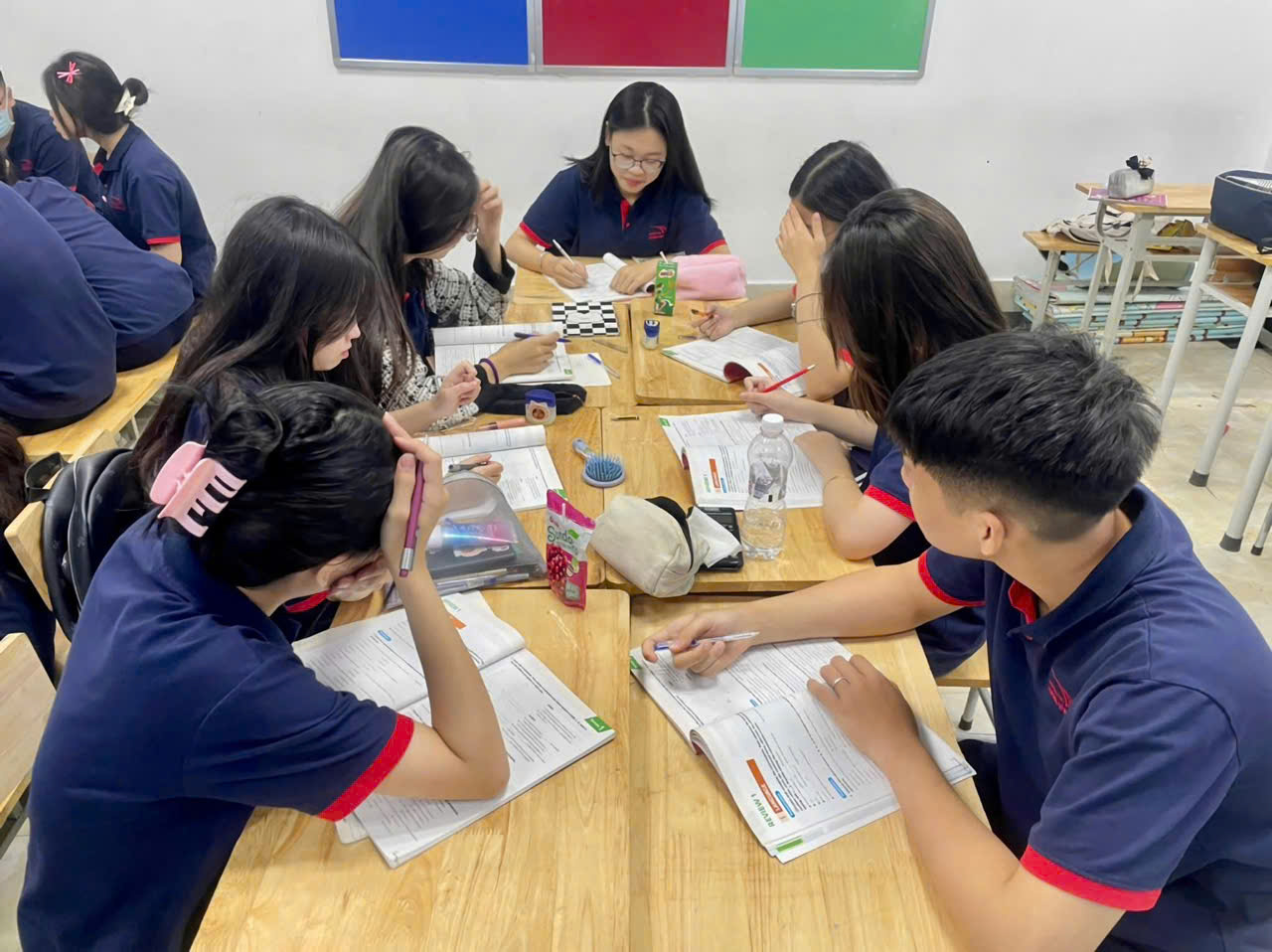 H&agrave; Nội c&ocirc;ng bố phương &aacute;n tuyển sinh lớp 10 cho trường tư thục v&agrave; c&ocirc;ng lập tự chủ- Ảnh 1.