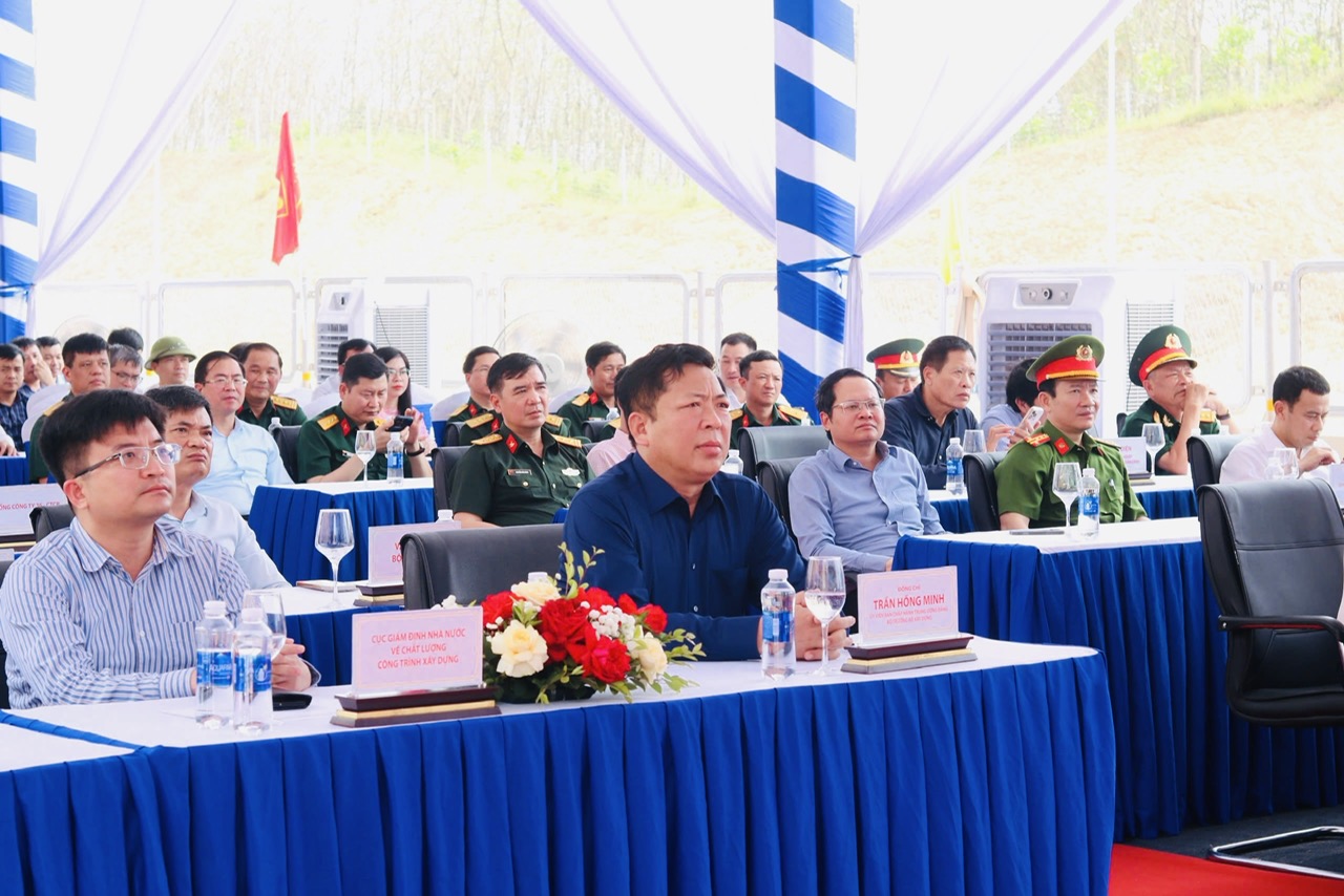 Trực tiếp: Thủ tướng ph&aacute;t lệnh khởi c&ocirc;ng, kh&aacute;nh th&agrave;nh 80 c&ocirc;ng tr&igrave;nh, dự &aacute;n lớn- Ảnh 2.