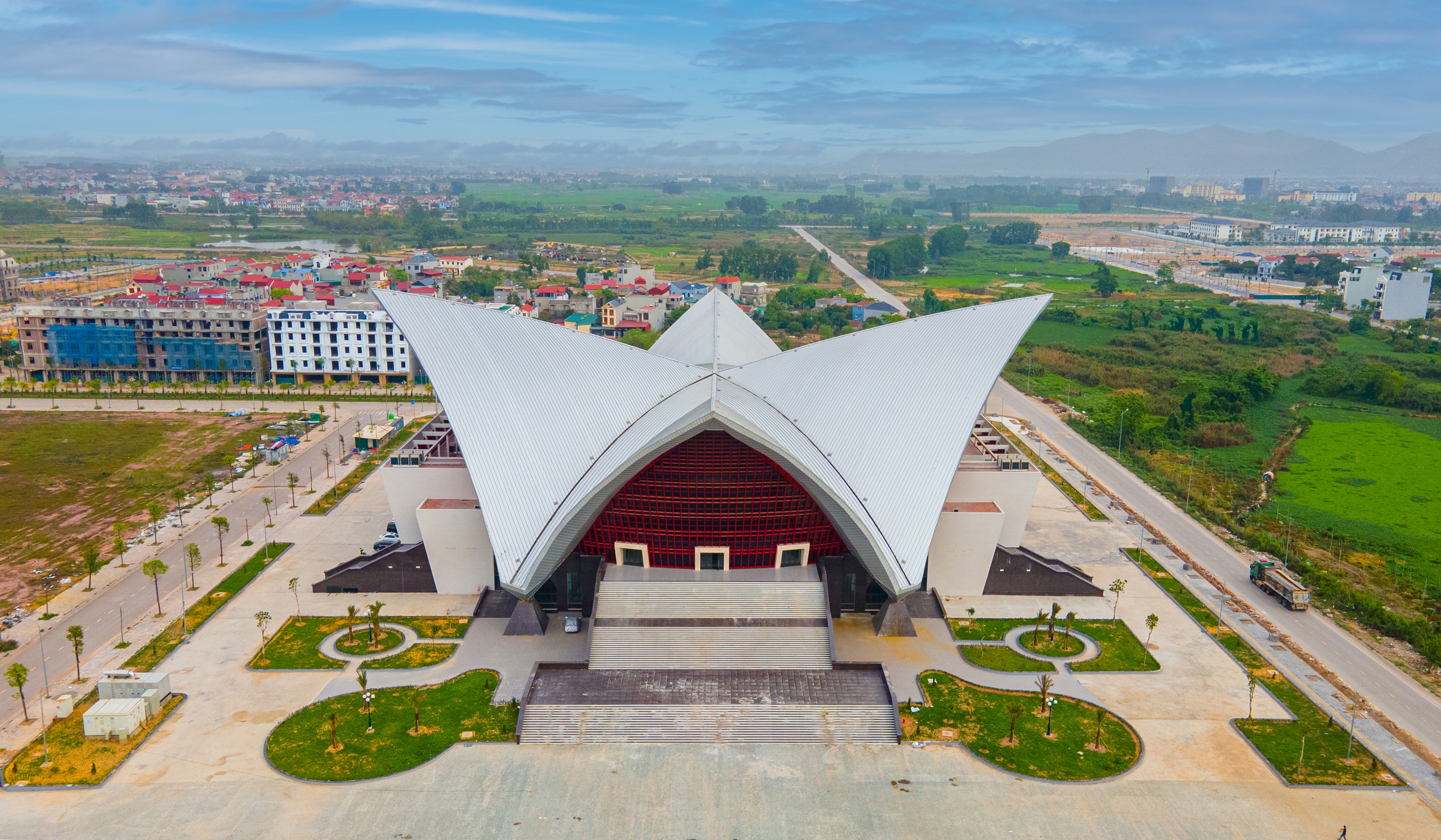 Kh&aacute;nh th&agrave;nh Trung t&acirc;m Văn h&oacute;a - Triển l&atilde;m hơn 500 tỷ đồng ở Bắc Giang- Ảnh 3.