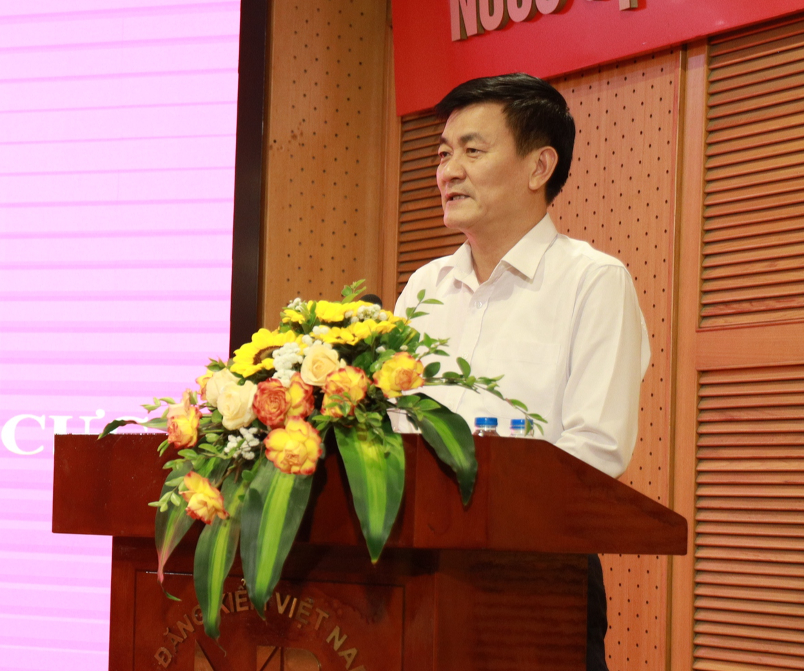 Đăng kiểm tiếp tục bàn giải pháp chống tham nhũng, tiêu cực- Ảnh 4. Đăng kiểm tiếp tục bàn giải pháp chống tham nhũng, tiêu cực- Ảnh 4.