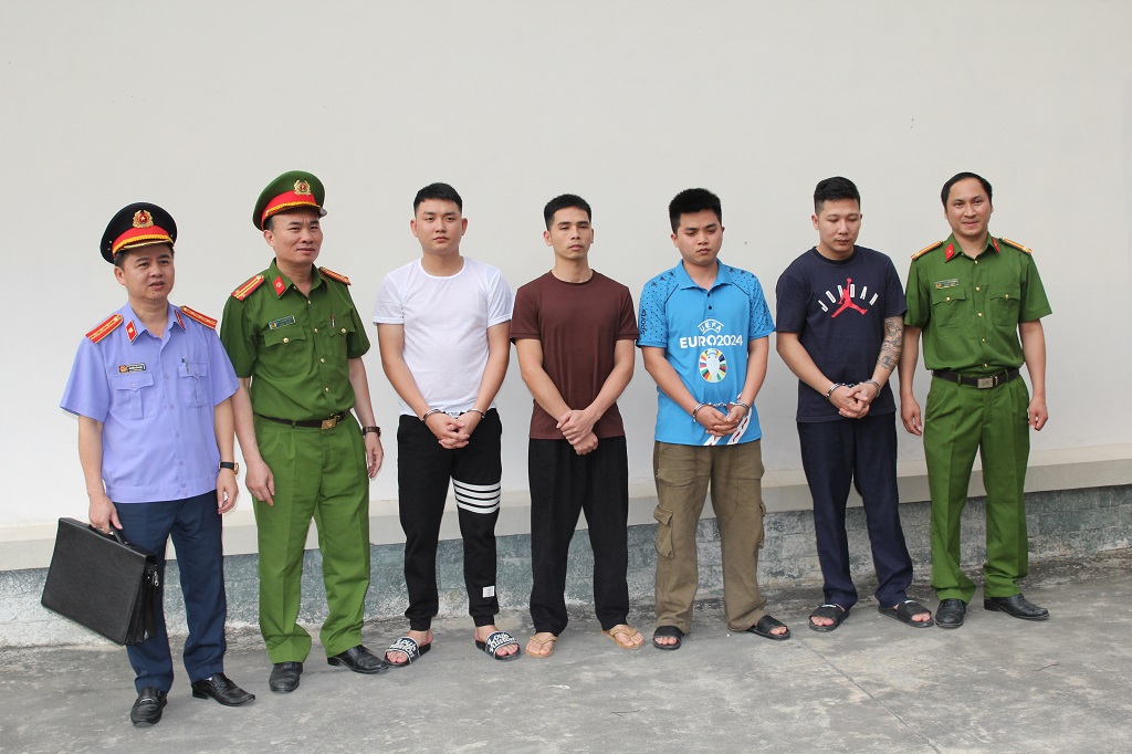 Danh t&iacute;nh 4 đối tượng sản xuất 3.500 tấn gi&aacute; đỗ ng&acirc;m h&oacute;a chất ở Nghệ An- Ảnh 3.