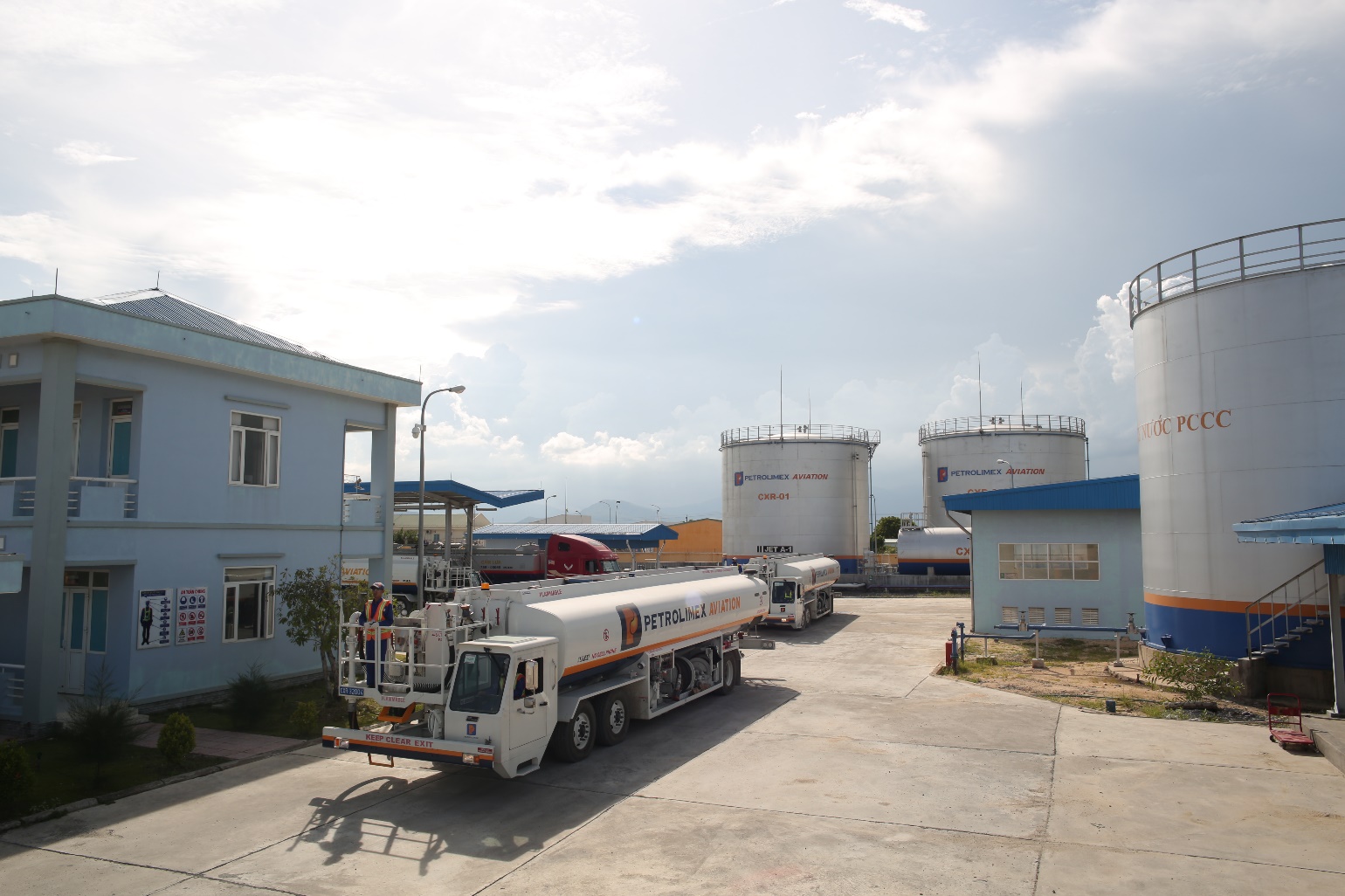 Petrolimex Aviation: 17 năm đồng hành phát triển cùng ngành hàng không, cùng đất nước- Ảnh 5. C:\Users\PCSK-THUSK\Desktop\Anh 05.JPG