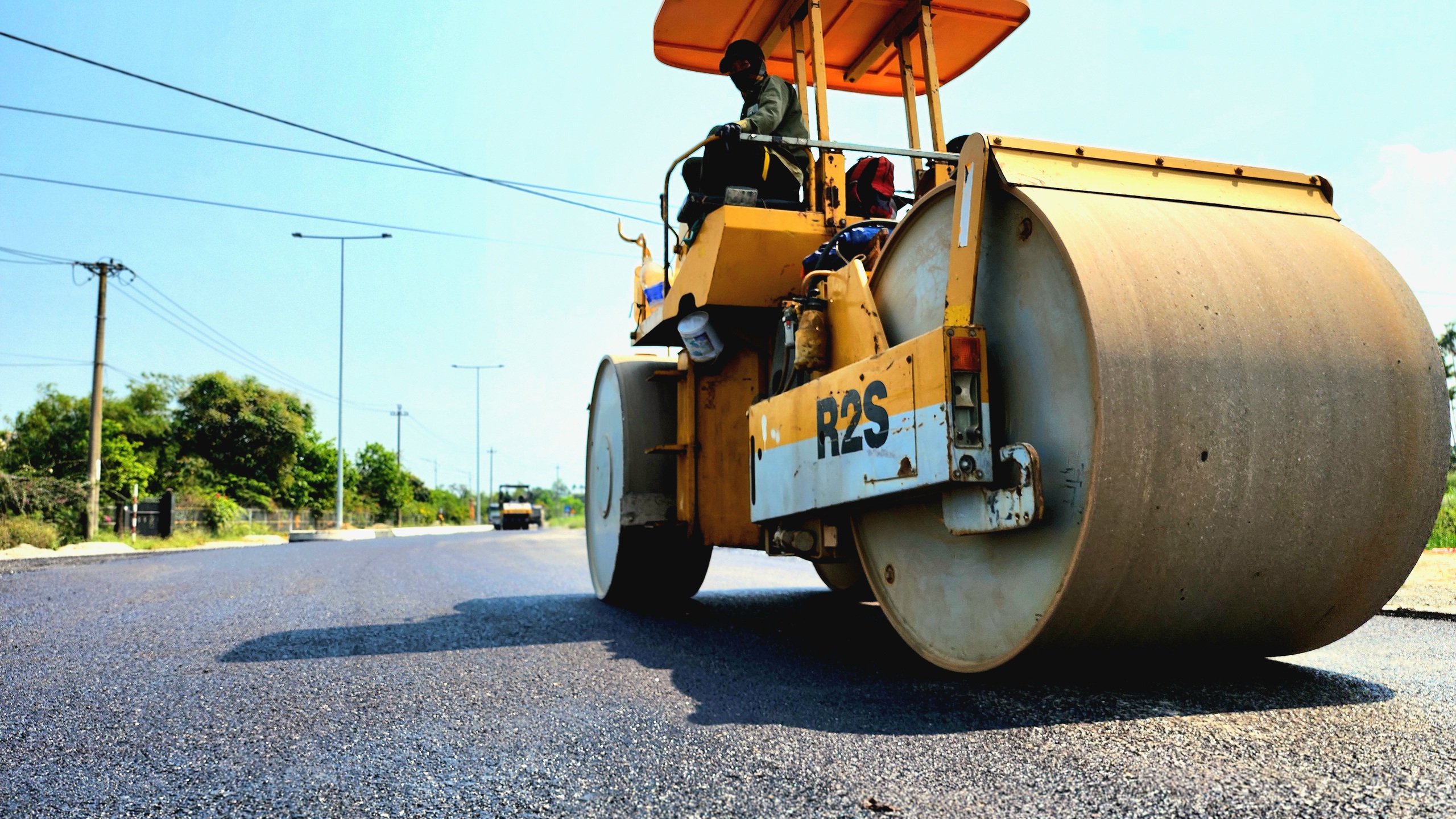 Chạy nước r&uacute;t ho&agrave;n th&agrave;nh cầu v&ograve;m sắt 850 tỷ ở Quảng Ng&atilde;i- Ảnh 2.