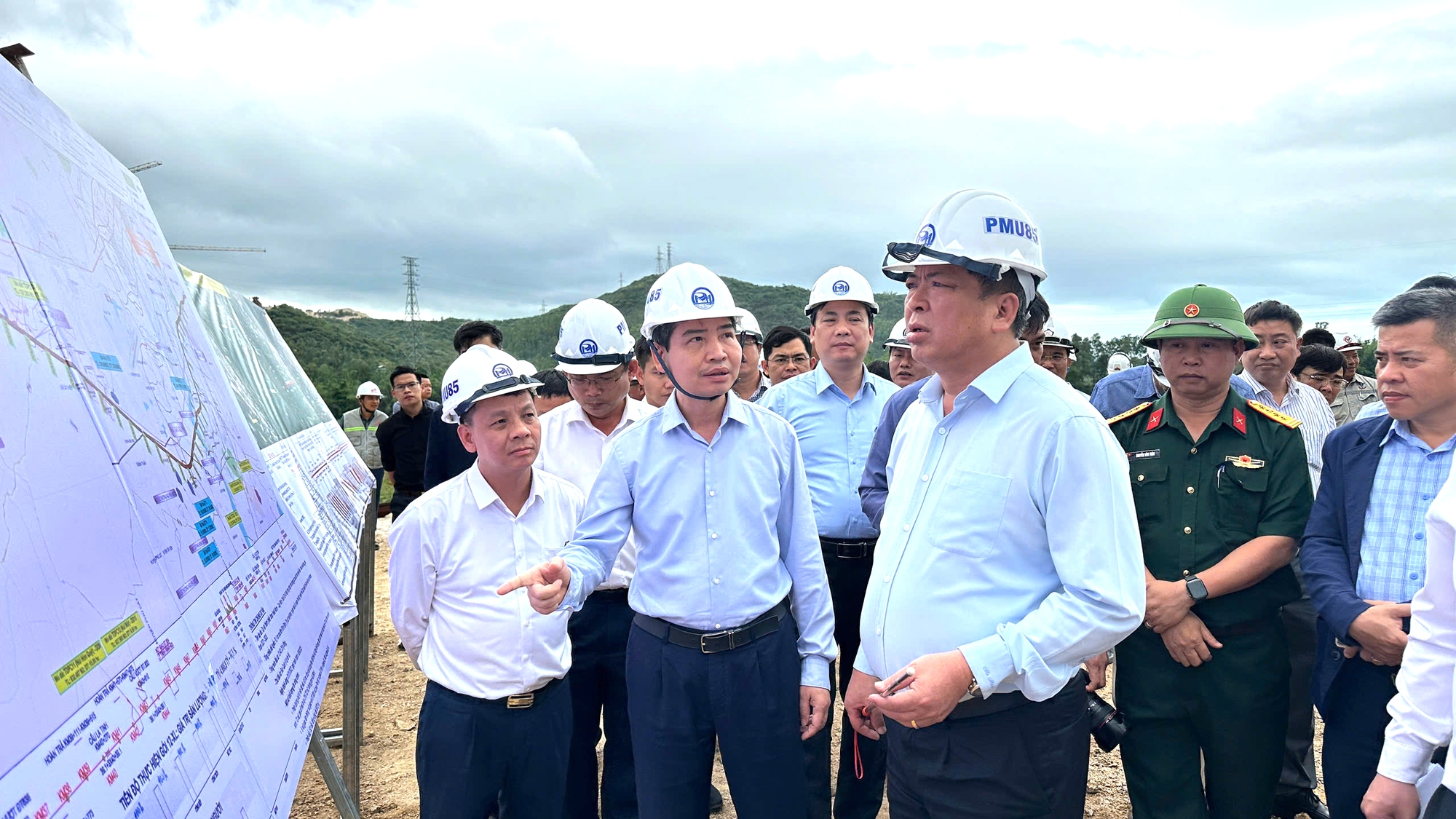 Bộ trưởng Trần Hồng Minh: Th&ocirc;ng xe cao tốc nối B&igrave;nh Định v&agrave; Ph&uacute; Y&ecirc;n đ&uacute;ng dịp 2/9- Ảnh 1.