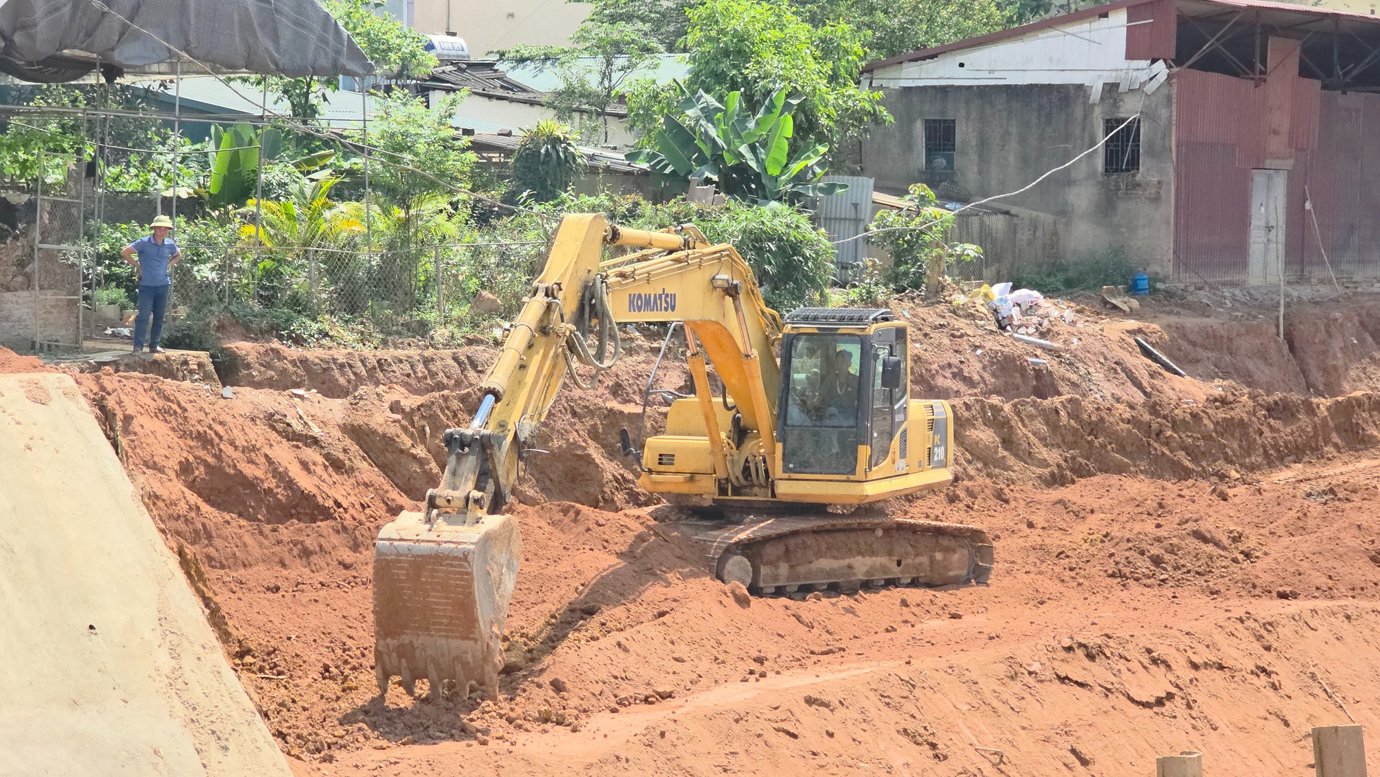 Đẩy nhanh tiến độ k&egrave; chống lũ gần 200 tỷ ở Y&ecirc;n B&aacute;i trước m&ugrave;a mưa- Ảnh 4.