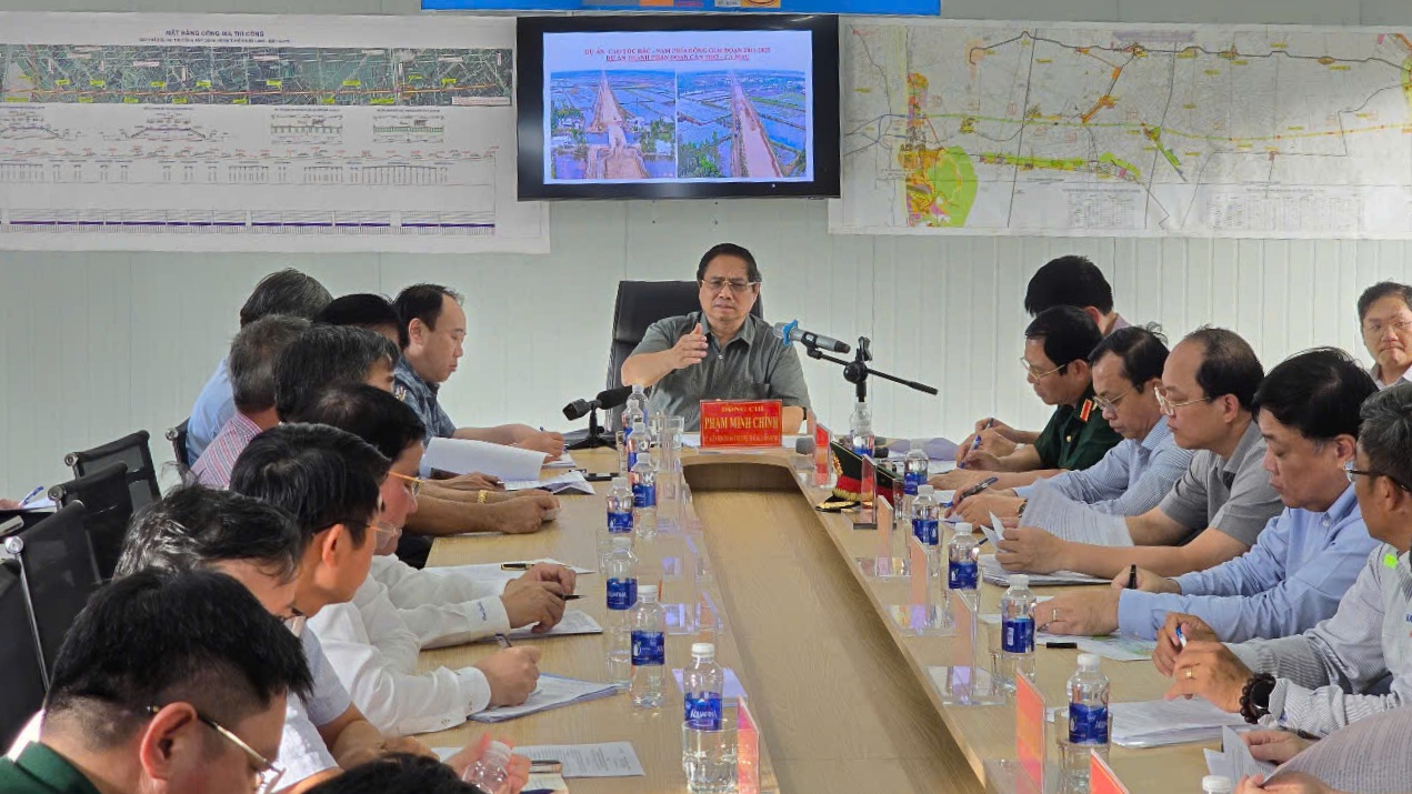 Thủ tướng Phạm Minh Ch&iacute;nh: Quyết t&acirc;m cuối năm 2025 ho&agrave;n th&agrave;nh cơ bản cao tốc về C&agrave; Mau- Ảnh 2.