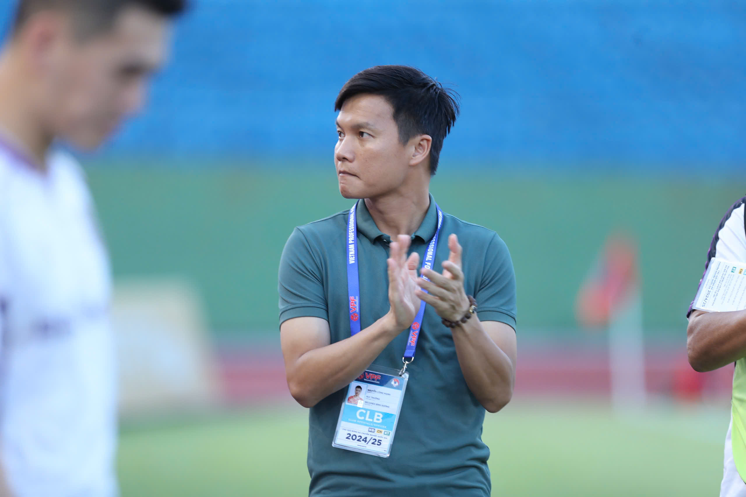 Thầy của Tiến Linh bất ngờ &ldquo;quay xe&rdquo; sau th&ocirc;ng b&aacute;o từ chức- Ảnh 1.