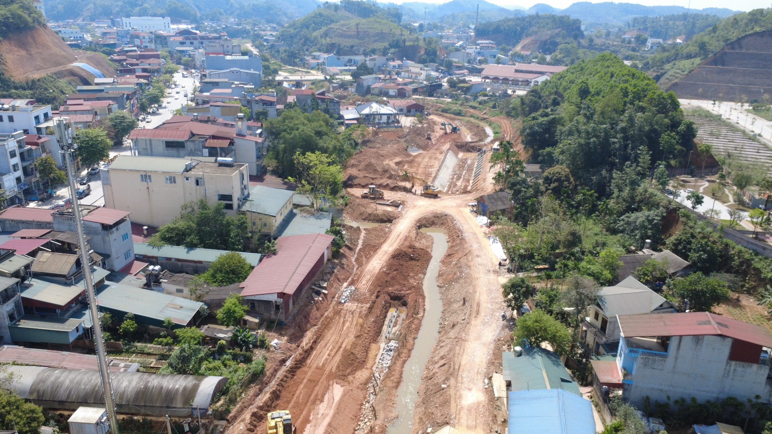 Đẩy nhanh tiến độ k&egrave; chống lũ gần 200 tỷ ở Y&ecirc;n B&aacute;i trước m&ugrave;a mưa- Ảnh 11.