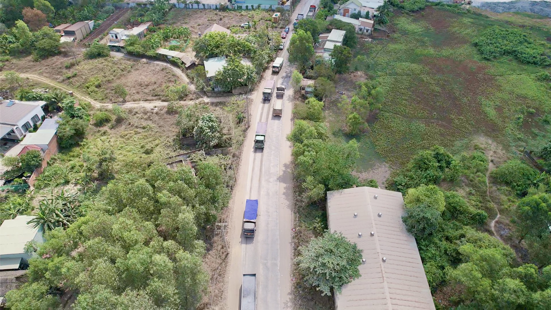 Xuy&ecirc;n đ&ecirc;m vận chuyển đất, đ&aacute; phục vụ cao tốc, s&acirc;n bay, đường v&agrave;nh đai ở Đồng Nai- Ảnh 5.