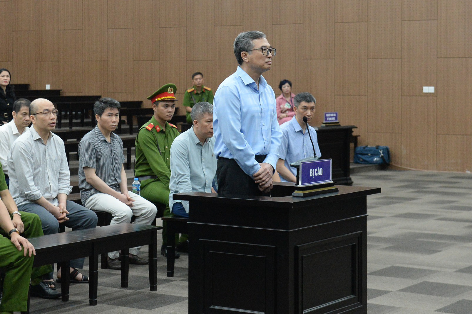 Lời khai cựu thứ trưởng Hoàng Quốc Vượng trong vụ gây thiệt hại hơn 1.043 tỷ đồng- Ảnh 1. Lời khai cựu thứ trưởng Hoàng Quốc Vượng trong vụ gây thiệt hại hơn 1.043 tỷ đồng- Ảnh 1.