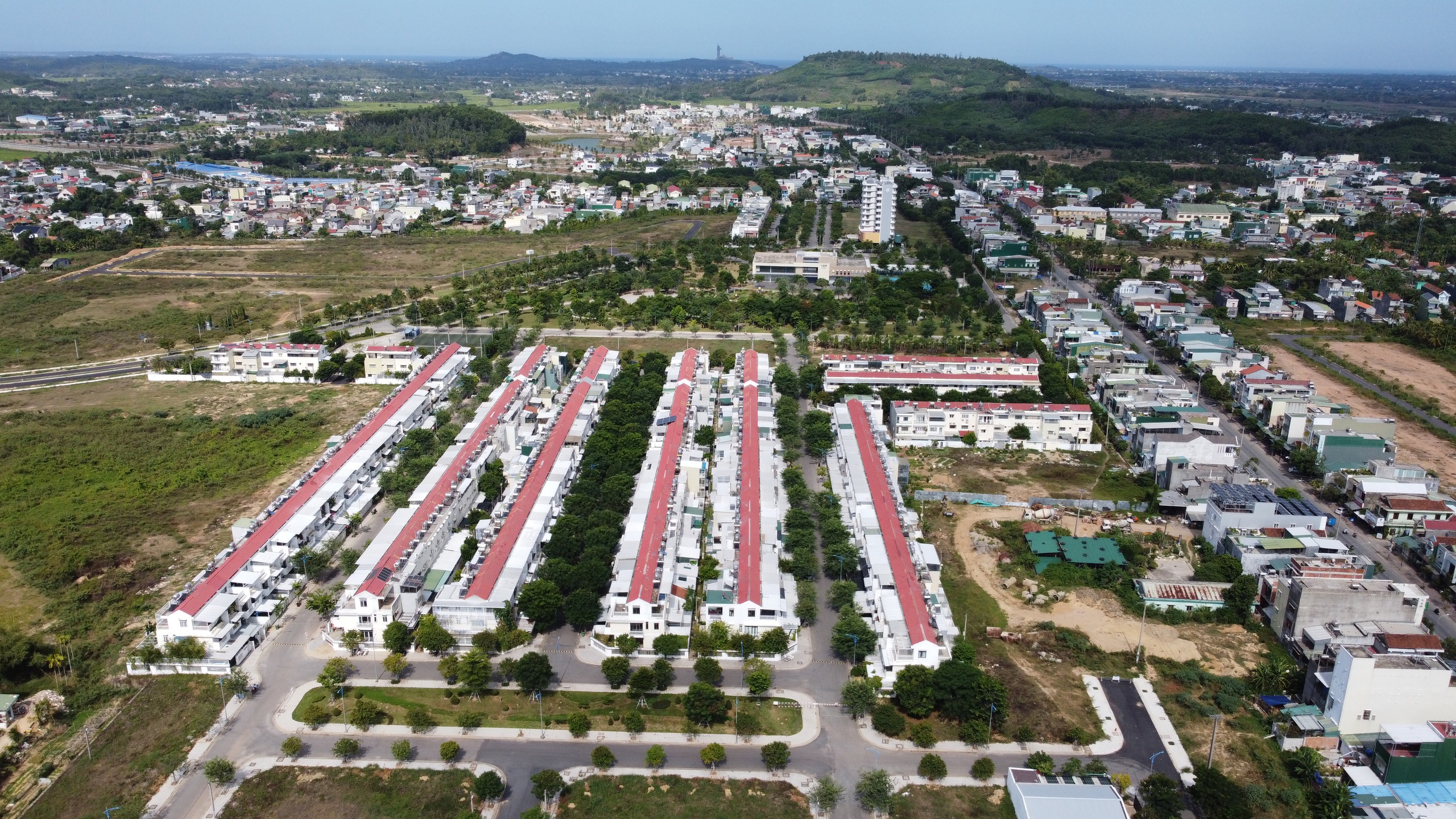 Quảng Ng&atilde;i r&agrave; so&aacute;t, điều chỉnh quy hoạch đ&ocirc; thị v&agrave; n&ocirc;ng th&ocirc;n- Ảnh 3.