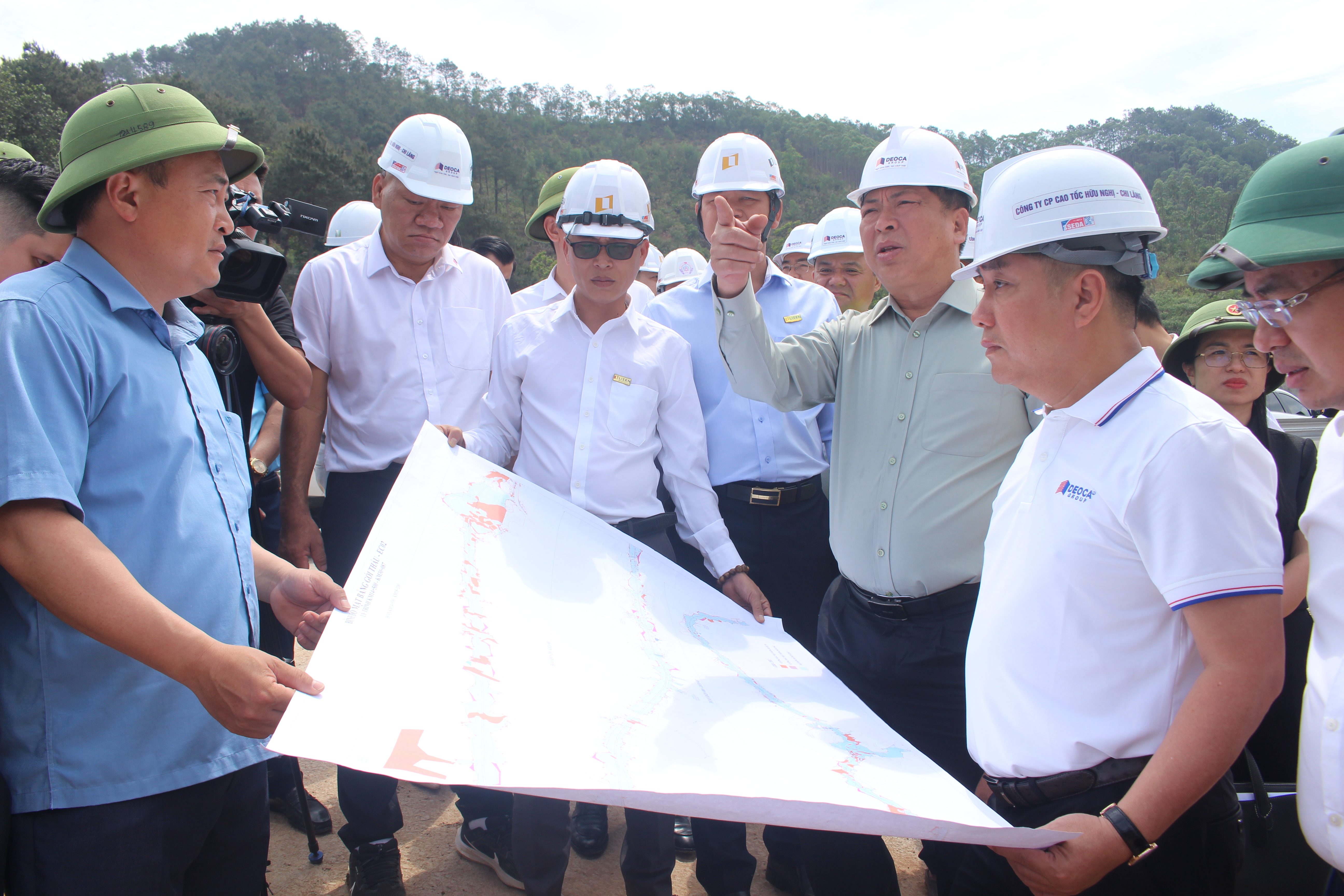Bộ trưởng Trần Hồng Minh: Tập trung giải ngân vốn 2 tuyến cao tốc tại Cao Bằng, Lạng Sơn- Ảnh 4. Bộ trưởng Trần Hồng Minh: Tập trung giải ngân vốn 2 tuyến cao tốc tại Cao Bằng, Lạng Sơn- Ảnh 4.