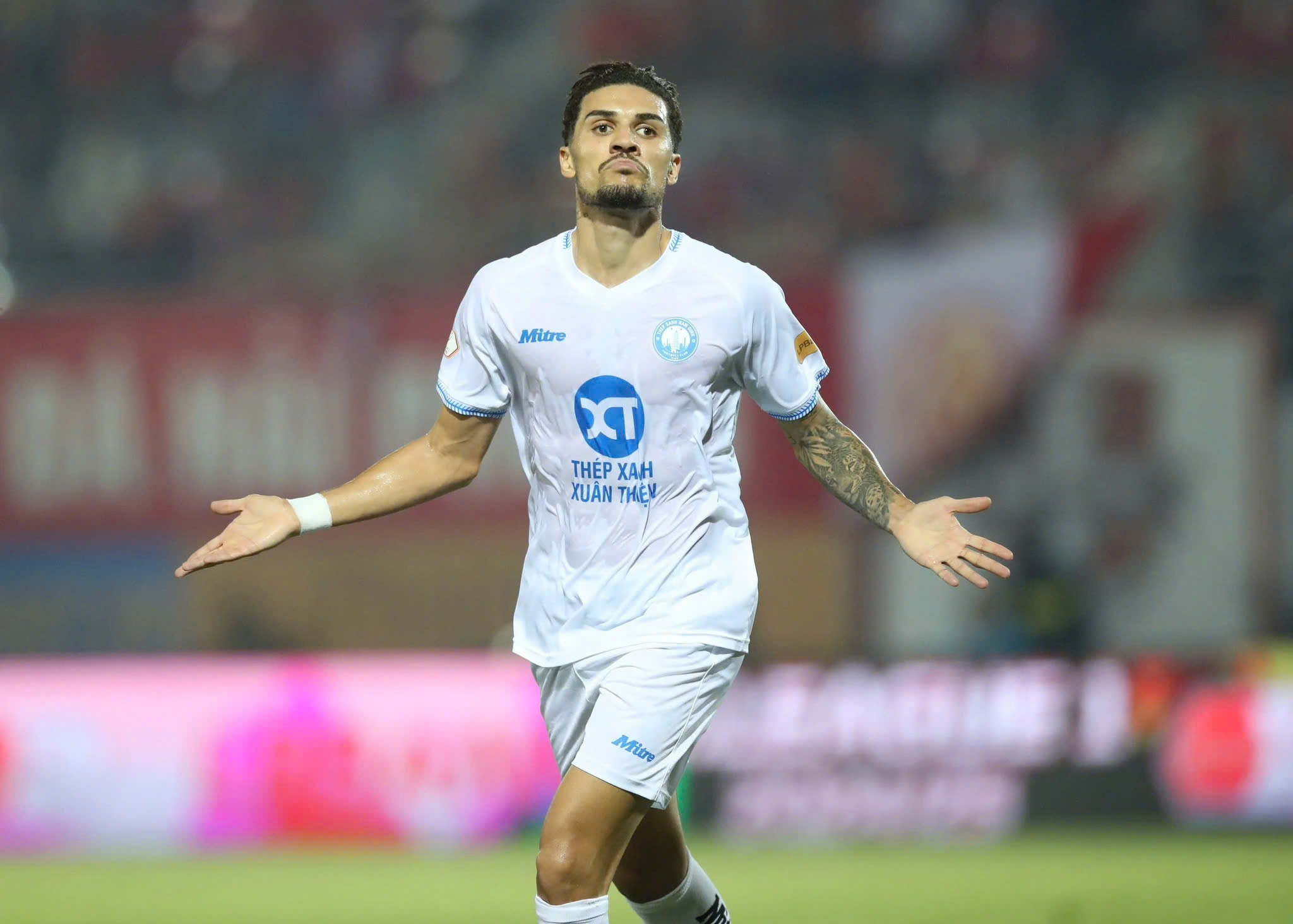 Cầu thủ kh&aacute;t khao nhập tịch Việt Nam sang Th&aacute;i Lan chơi b&oacute;ng?- Ảnh 1.