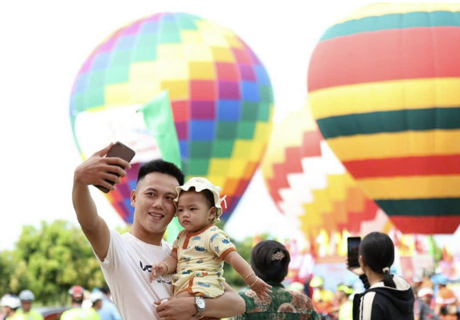Đồng Nai: Miễn ph&iacute; v&eacute; trải nghiệm bay khinh kh&iacute; cầu tại Festival gốm- Ảnh 3.