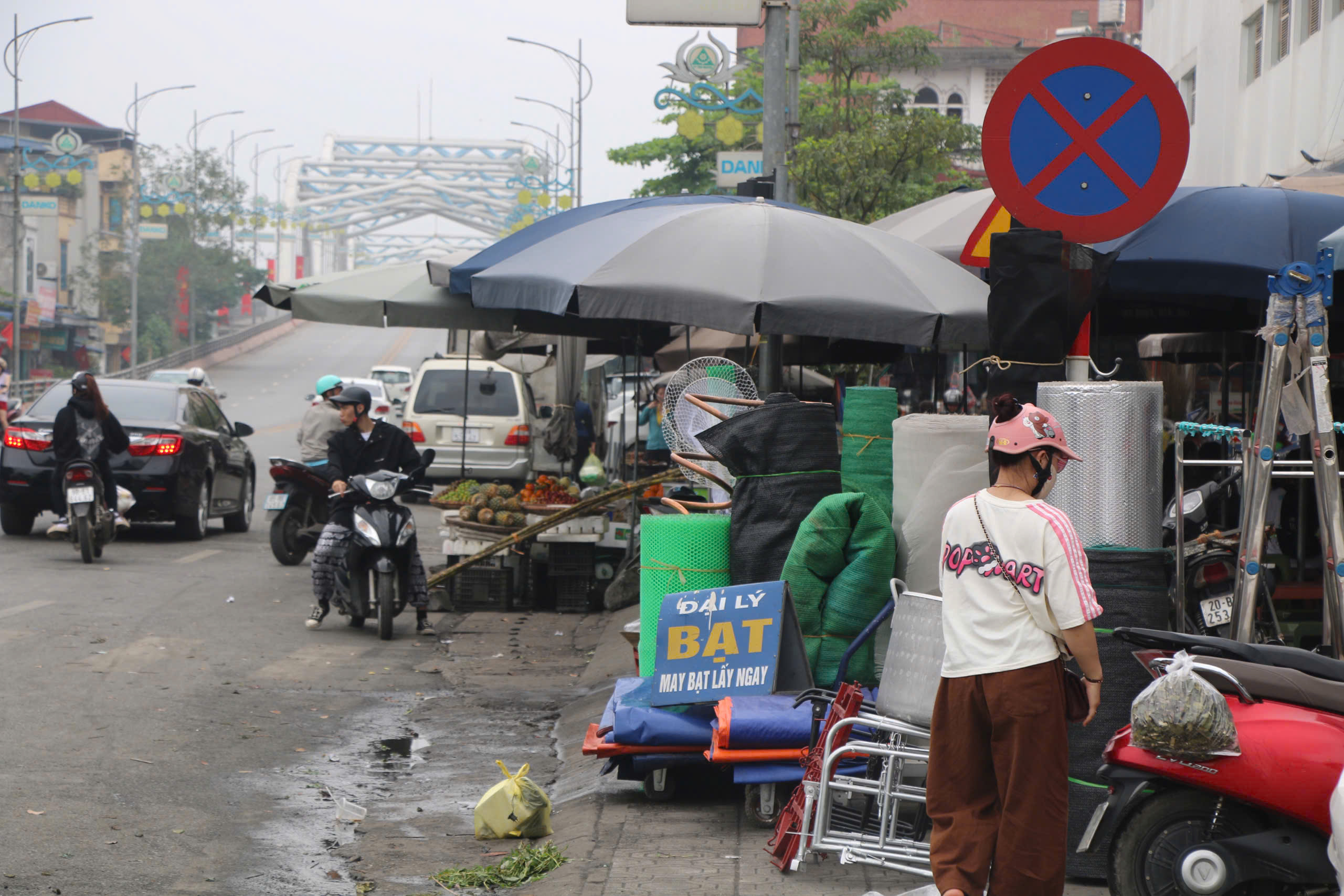 Cảnh hoang t&agrave;n trong khu chợ lớn nhất trung t&acirc;m Th&aacute;i Nguy&ecirc;n- Ảnh 14.