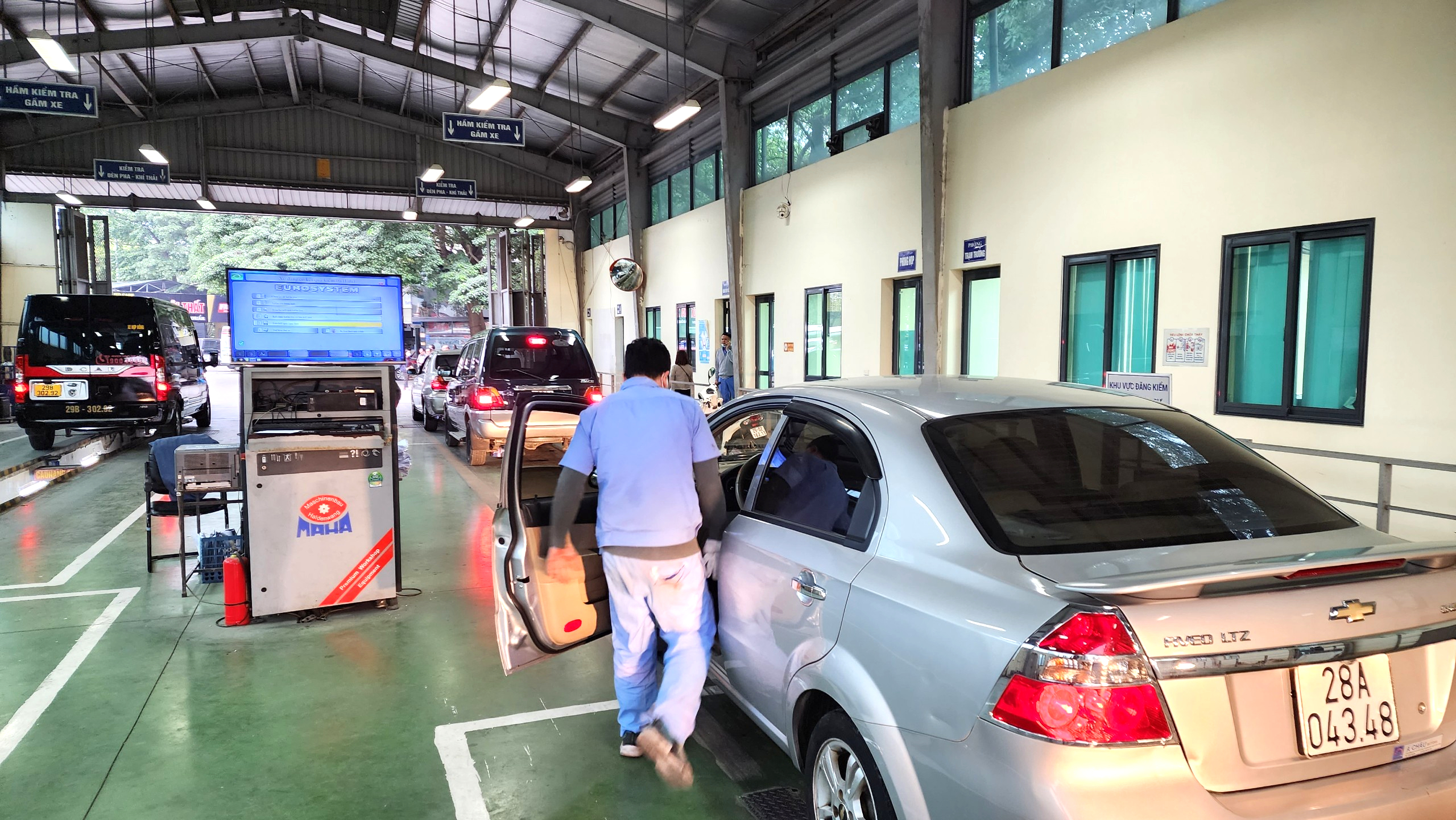 Đăng kiểm viên học kỹ năng giao tiếp, nâng cao văn hóa ứng xử- Ảnh 3. Đăng kiểm viên học kỹ năng giao tiếp, nâng cao văn hóa ứng xử- Ảnh 3.