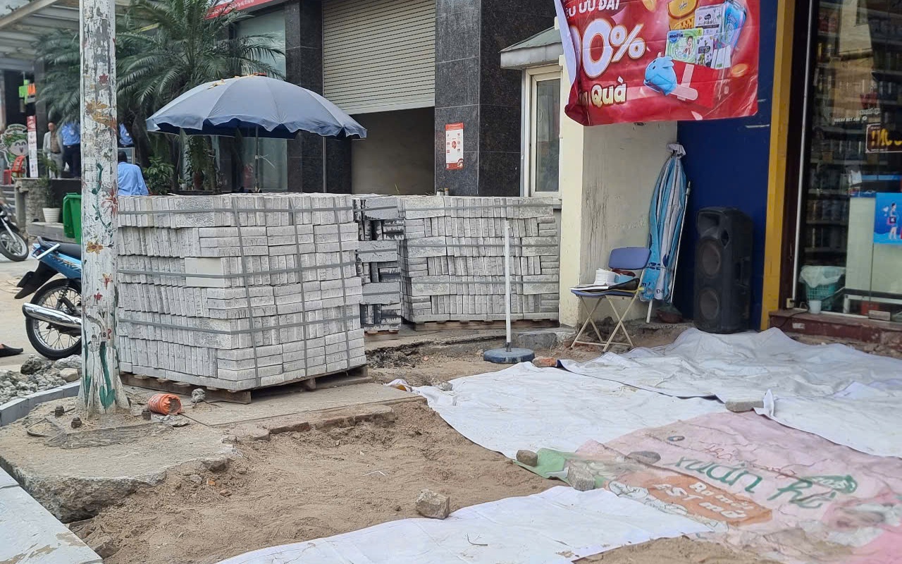 H&agrave; Nội: Tạm dừng thi c&ocirc;ng vỉa h&egrave; v&agrave; đ&agrave;o đường từ 29/4 - 5/5