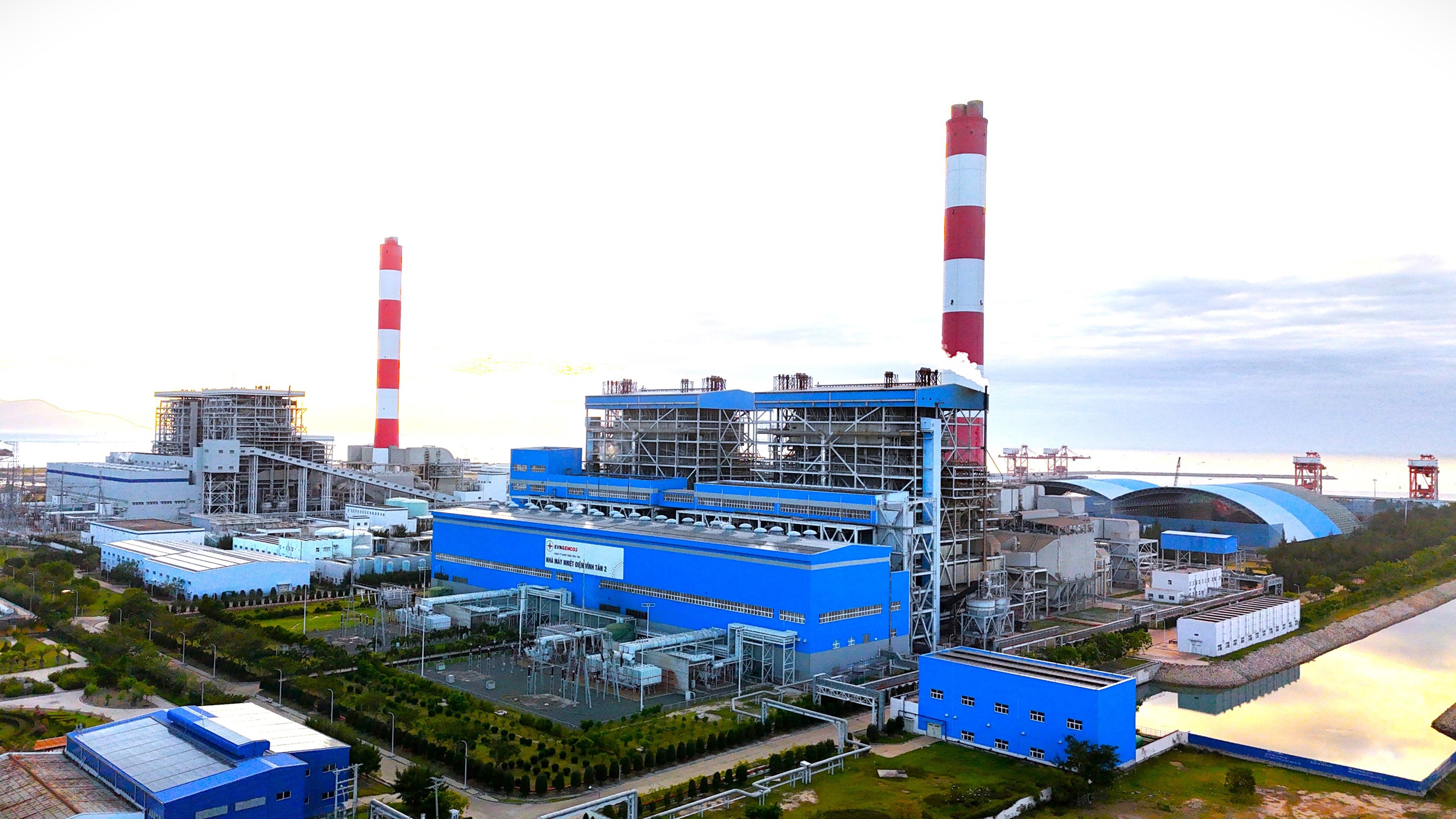 Nhanh ch&oacute;ng xử l&yacute; sự cố trạm biến &aacute;p ph&iacute;a Nam- Ảnh 1.