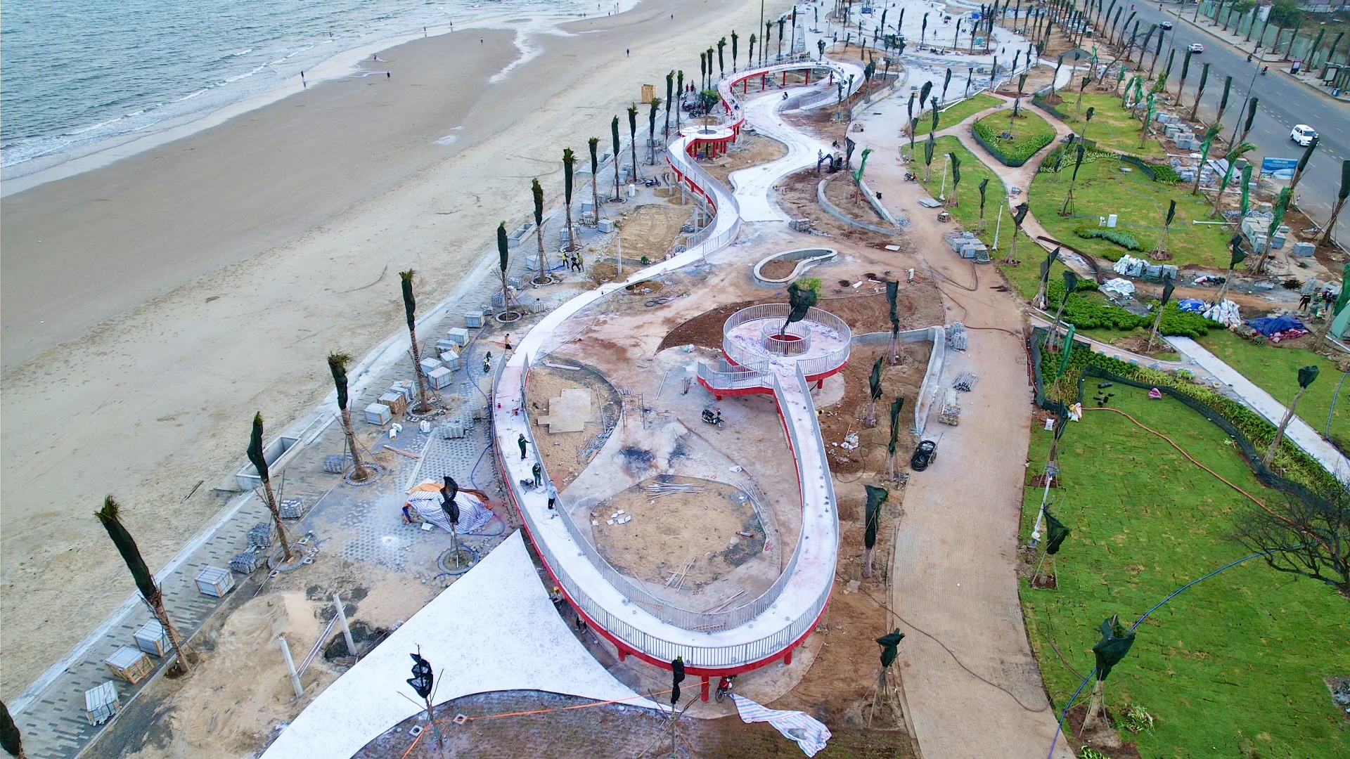 Vũng T&agrave;u đua nước r&uacute;t ho&agrave;n thiện c&ocirc;ng vi&ecirc;n b&atilde;i biển kịp đ&oacute;n kh&aacute;ch dịp lễ 30/4- Ảnh 10.