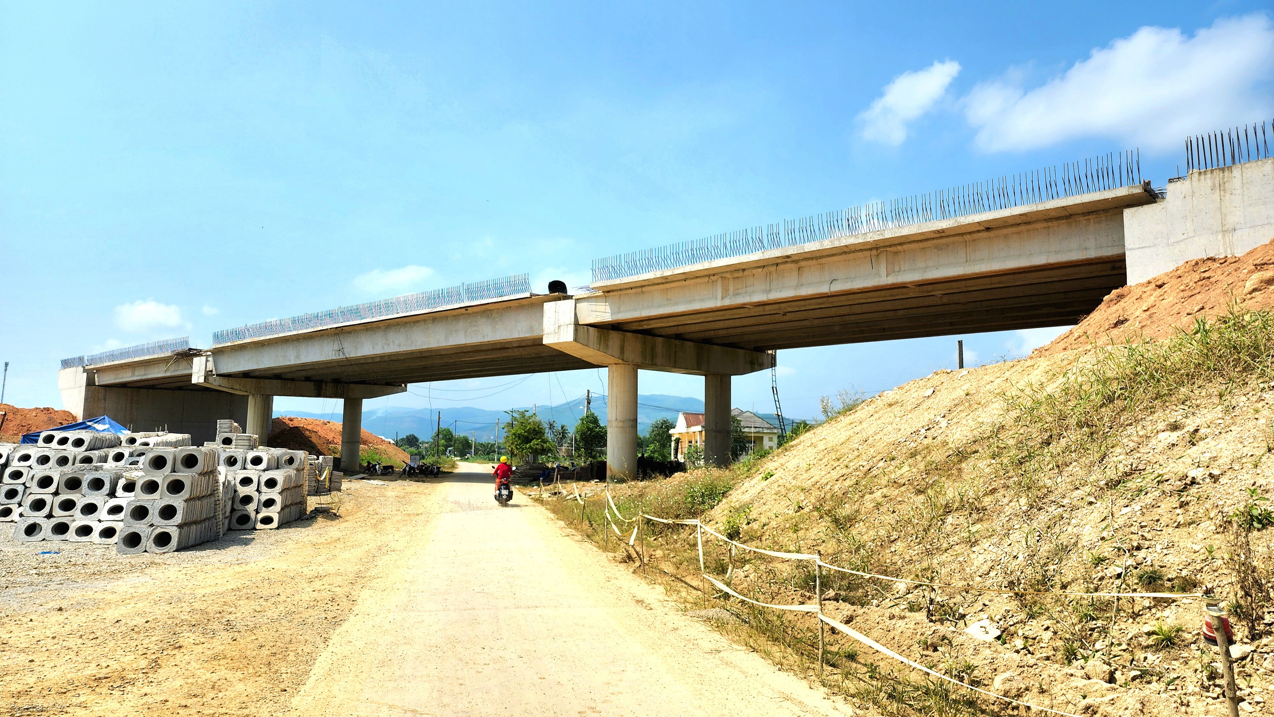 H&igrave;nh h&agrave;i 77 cầu tr&ecirc;n tuyến cao tốc Quảng Ng&atilde;i - Ho&agrave;i Nhơn- Ảnh 10.
