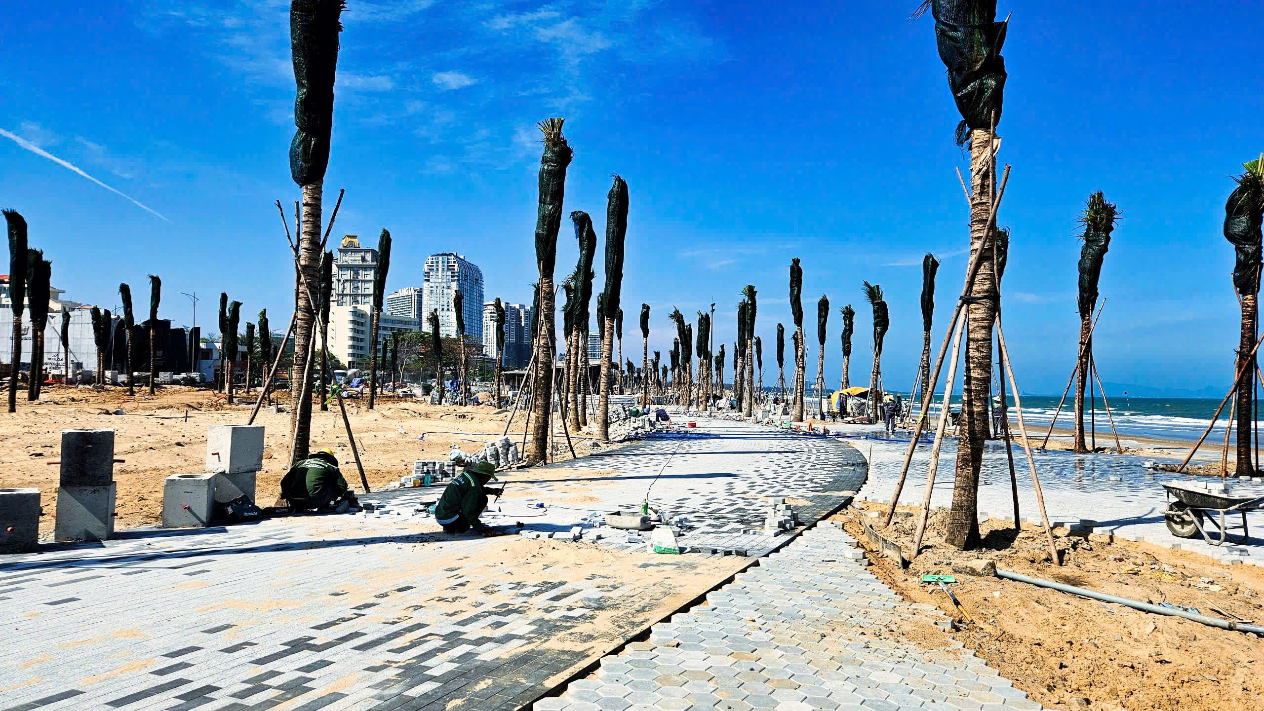 Vũng T&agrave;u đua nước r&uacute;t ho&agrave;n thiện c&ocirc;ng vi&ecirc;n b&atilde;i biển kịp đ&oacute;n kh&aacute;ch dịp lễ 30/4- Ảnh 11.