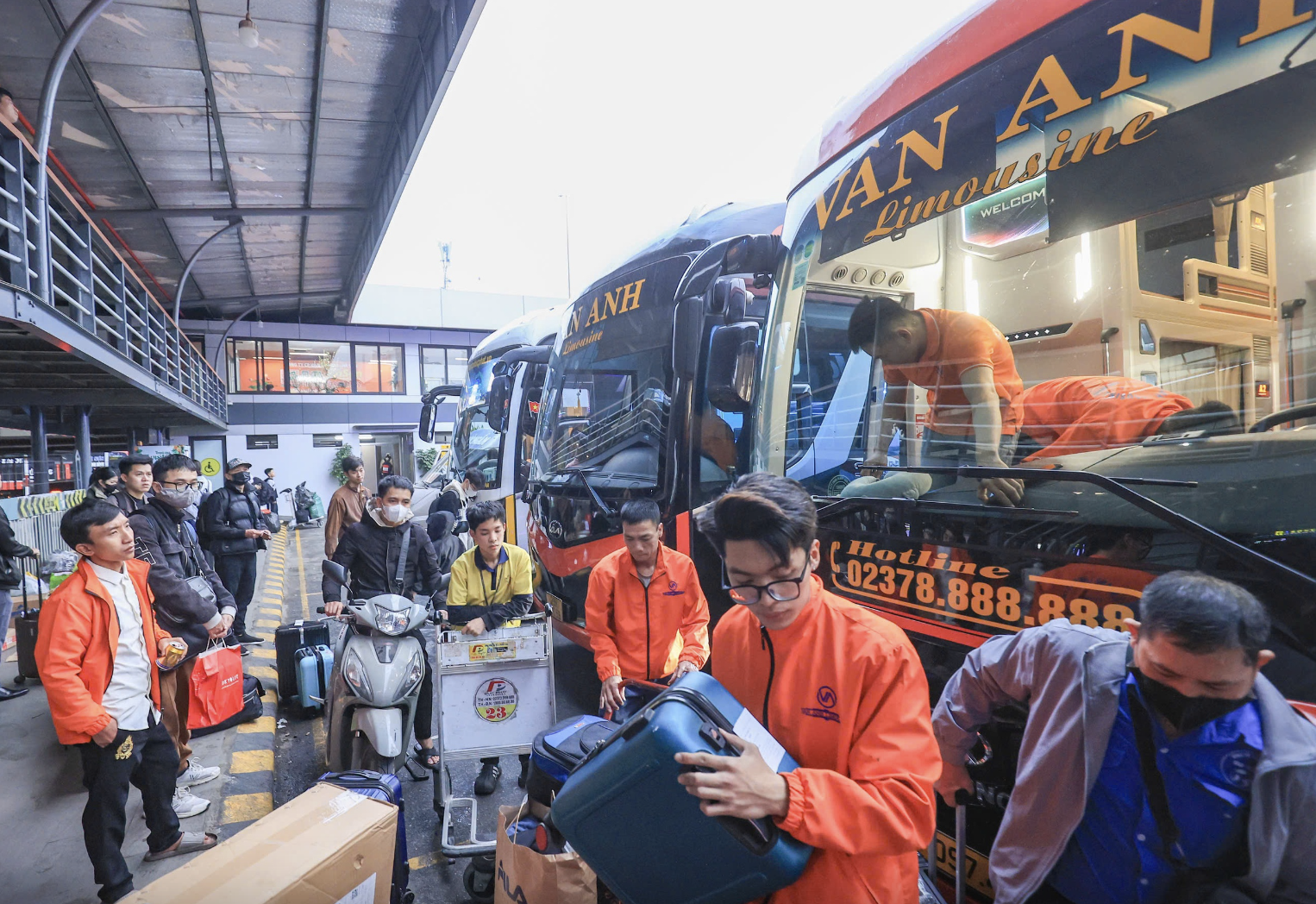 Tổng lực bảo đảm trật tự, an toàn giao thông dịp nghỉ lễ 30/4- Ảnh 1. Tổng lực bảo đảm trật tự, an toàn giao thông dịp nghỉ lễ 30/4- Ảnh 1.