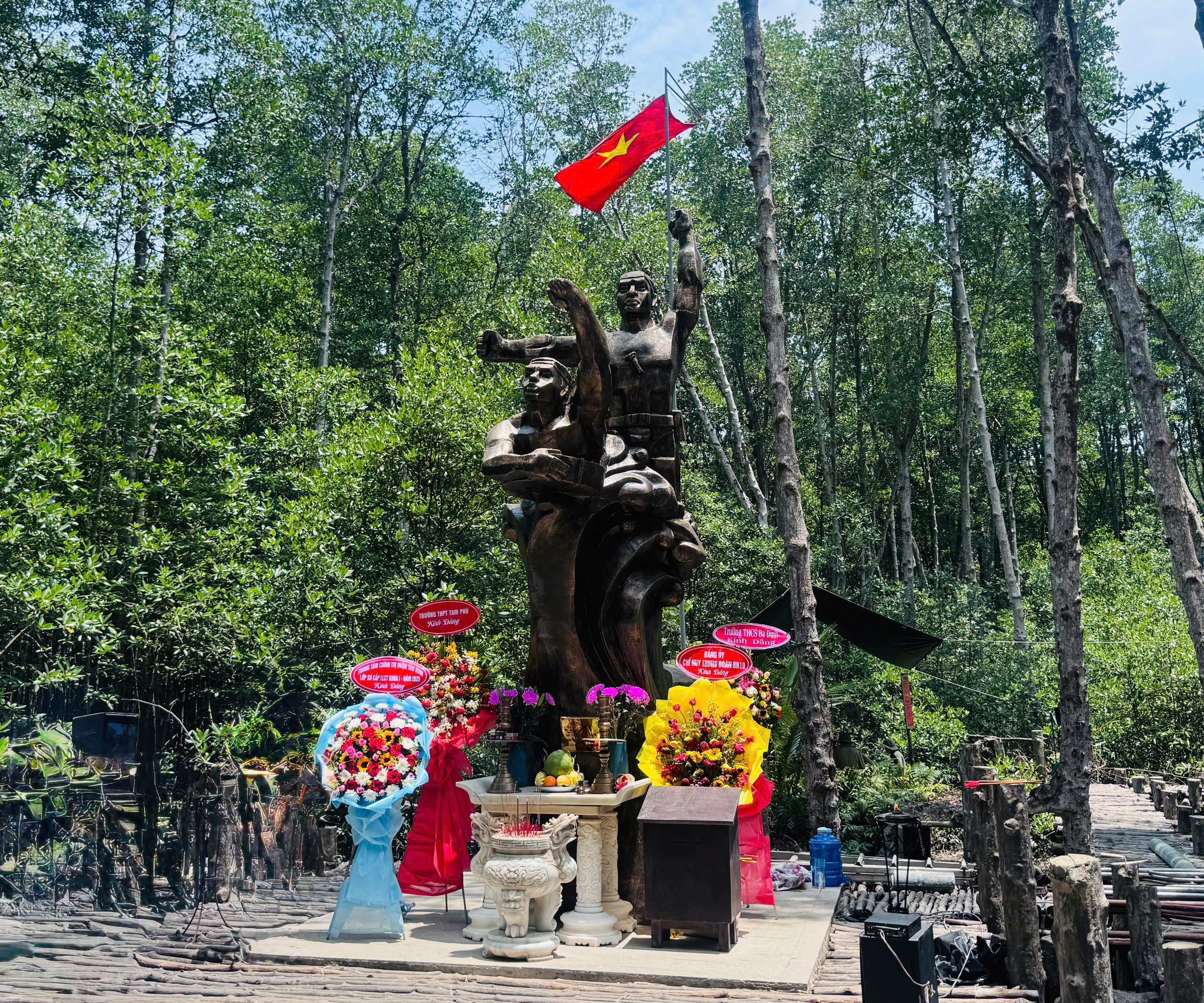 Thăm căn cứ Rừng Sác - chiến khu huyền thoại giữa vùng nước ngập mặn- Ảnh 3. Thăm căn cứ Rừng Sác - chiến khu huyền thoại giữa vùng nước ngập mặn- Ảnh 3.