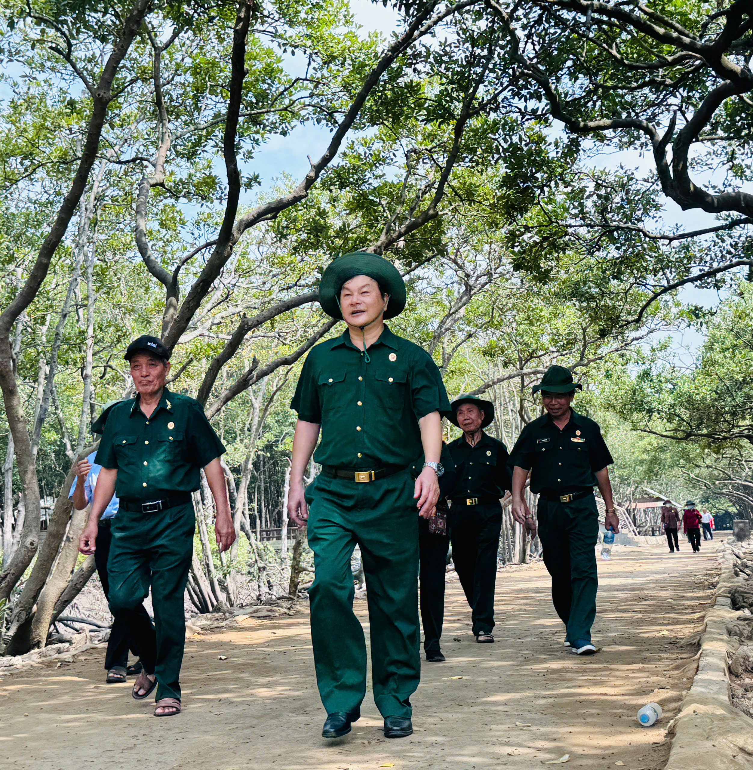 Thăm căn cứ Rừng Sác - chiến khu huyền thoại giữa vùng nước ngập mặn- Ảnh 18. Thăm căn cứ Rừng Sác - chiến khu huyền thoại giữa vùng nước ngập mặn- Ảnh 18.