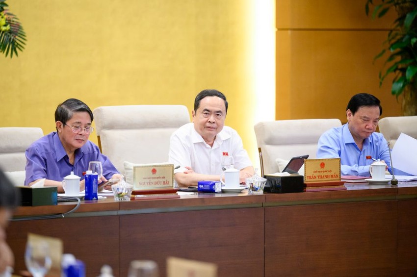 Kh&ocirc;ng r&uacute;t gọn quy tr&igrave;nh li&ecirc;n quan c&ocirc;ng t&aacute;c nh&acirc;n sự thuộc thẩm quyền của Quốc hội- Ảnh 2.