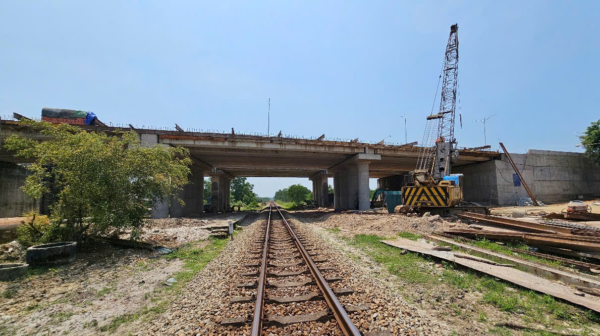 Chạy nước r&uacute;t ho&agrave;n th&agrave;nh đường cứu hộ cứu nạn ở Huế sau 13 năm thi c&ocirc;ng- Ảnh 1.