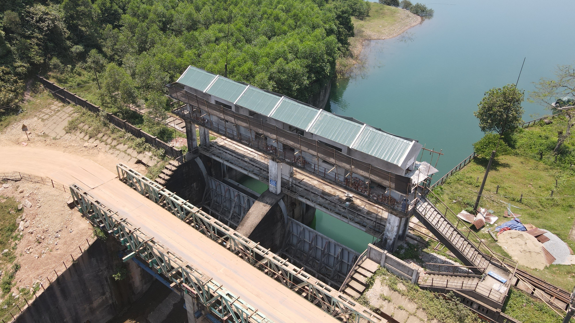 Đại thủy nông Kẻ Gỗ được nâng cấp, sửa chữa thế nào?- Ảnh 4. Đại thủy nông Kẻ Gỗ được nâng cấp, sửa chữa thế nào?- Ảnh 4.