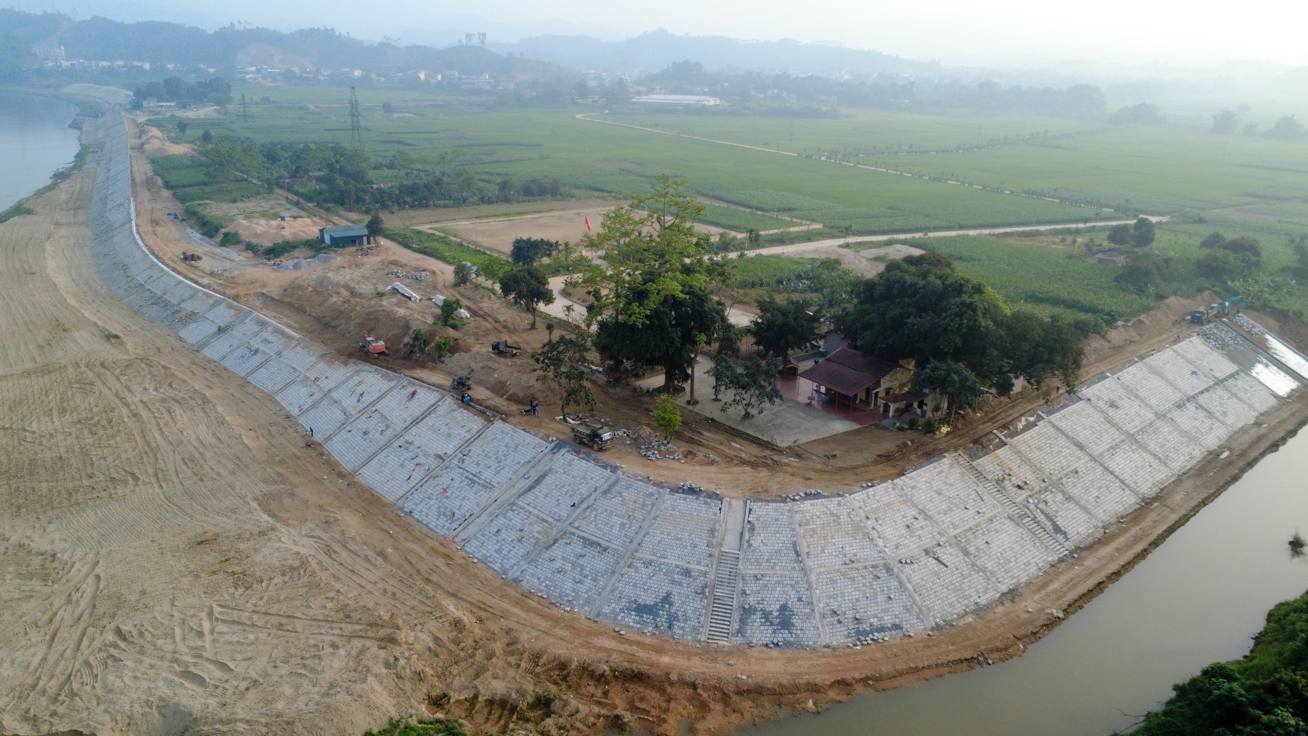 Dự án kè sông Hồng ở Yên Bái hiện ra sao?- Ảnh 5. Dự án kè sông Hồng ở Yên Bái hiện ra sao?- Ảnh 5.
