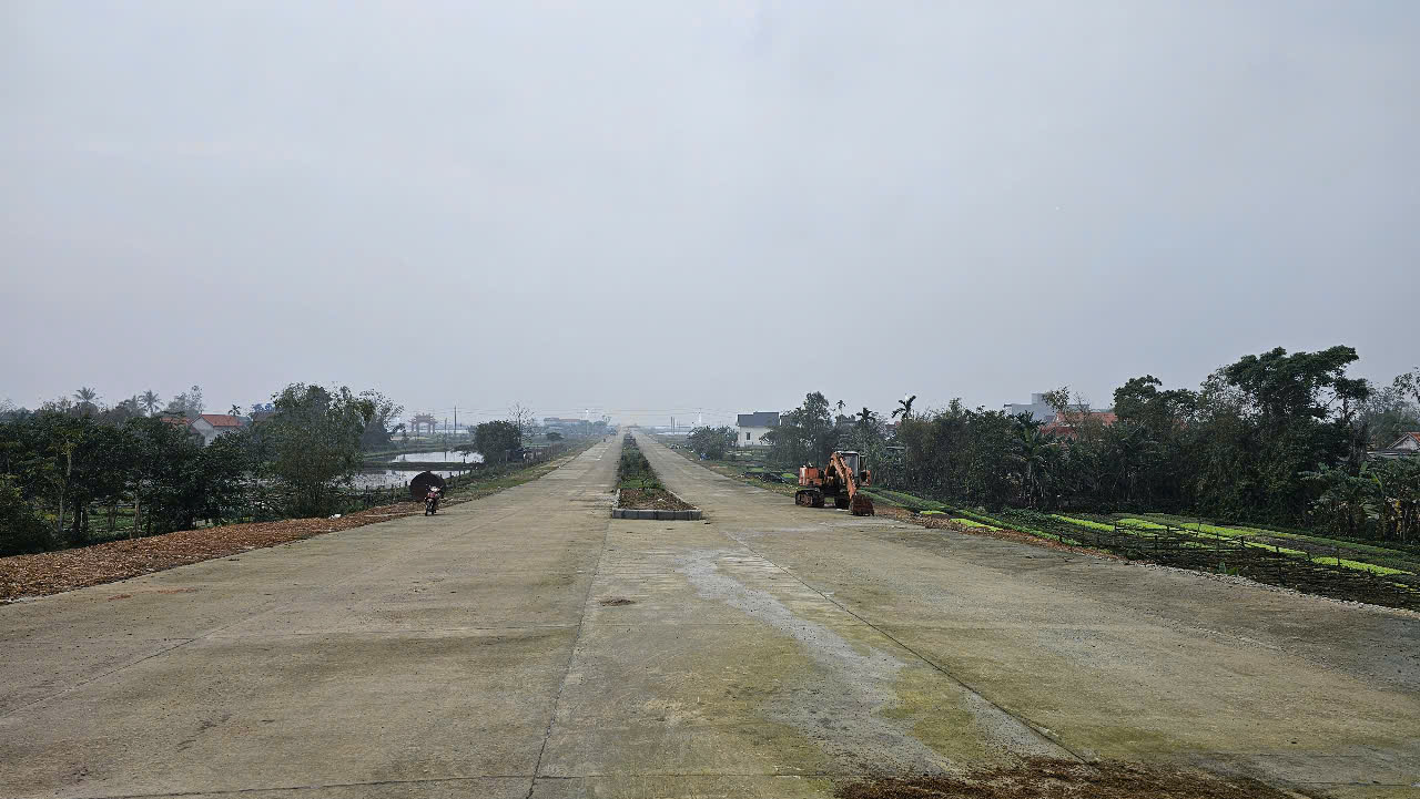 Chạy nước r&uacute;t ho&agrave;n th&agrave;nh đường cứu hộ cứu nạn ở Huế sau 13 năm thi c&ocirc;ng- Ảnh 9.