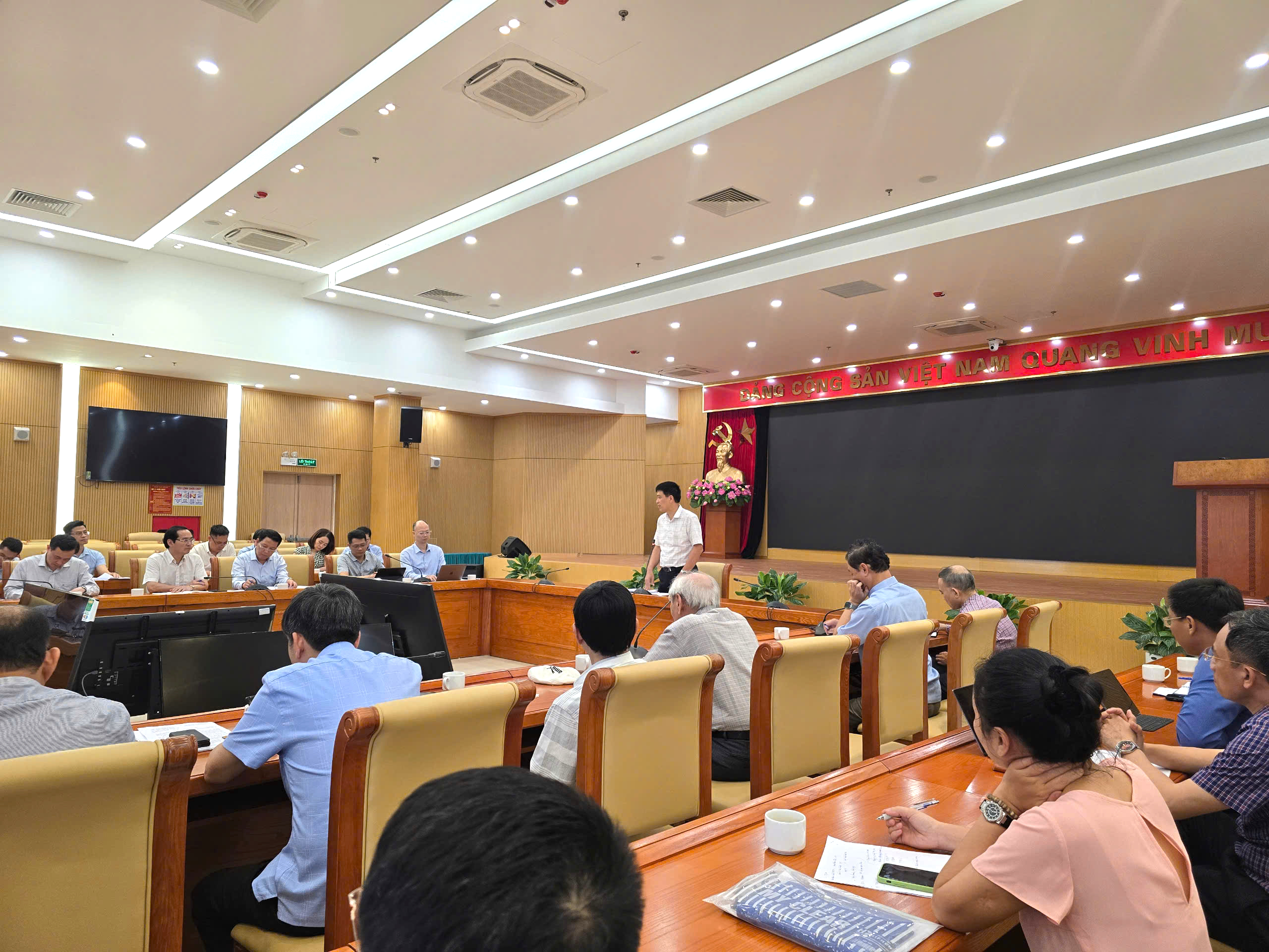 Bộ X&acirc;y dựng r&agrave; so&aacute;t, x&acirc;y dựng hệ thống quy chuẩn, ti&ecirc;u chuẩn kỹ thuật thuộc thẩm quyền- Ảnh 2.