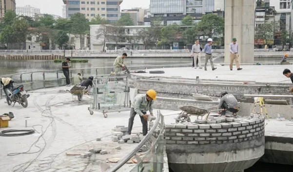 Chủ tịch H&agrave; Nội chỉ đạo kiểm tra dự &aacute;n cải tạo c&ocirc;ng vi&ecirc;n Nghĩa Đ&ocirc;, hồ Ho&agrave;ng Cầu- Ảnh 1.