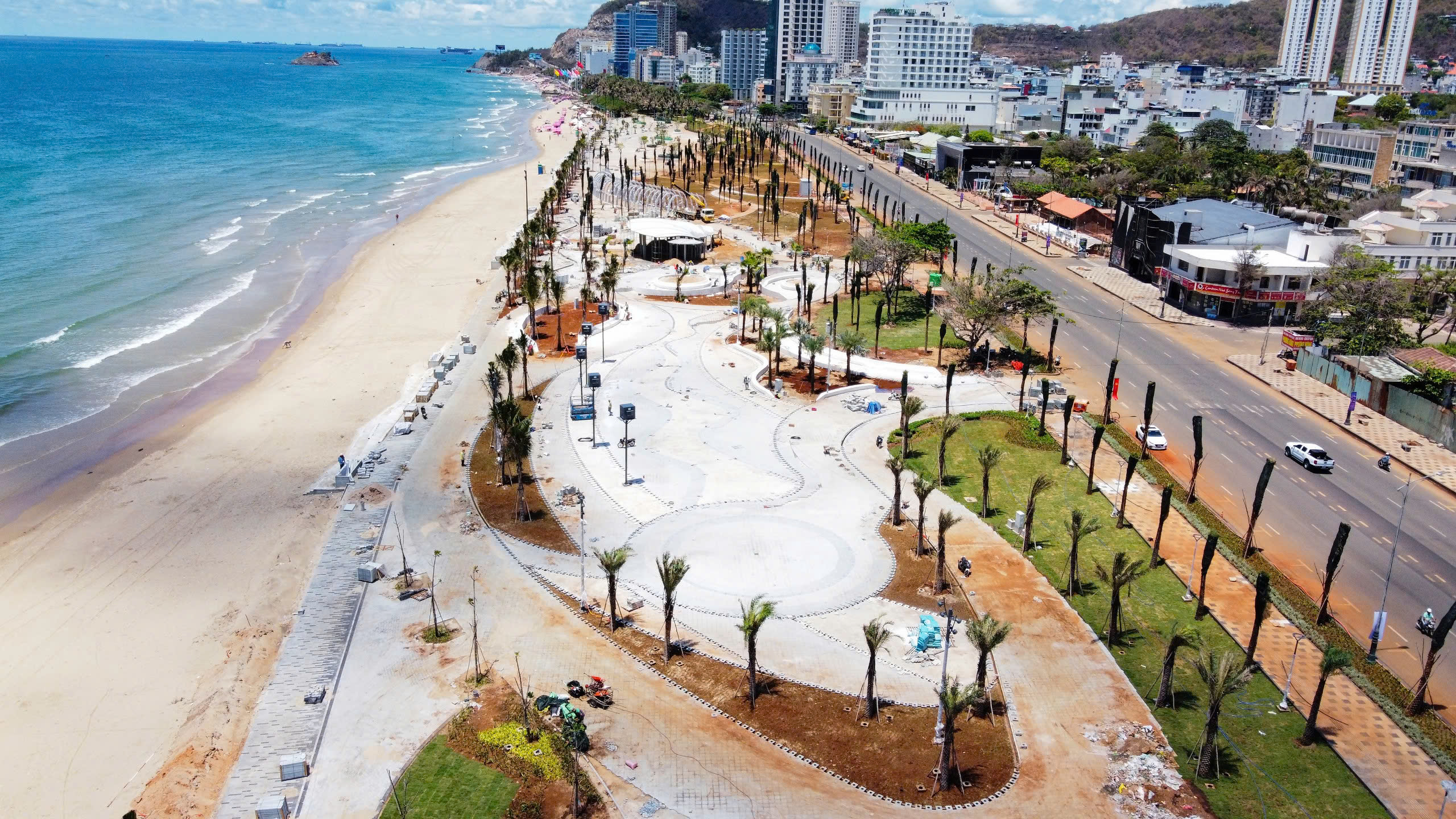 Vũng T&agrave;u đua nước r&uacute;t ho&agrave;n thiện c&ocirc;ng vi&ecirc;n b&atilde;i biển kịp đ&oacute;n kh&aacute;ch dịp lễ 30/4- Ảnh 4.