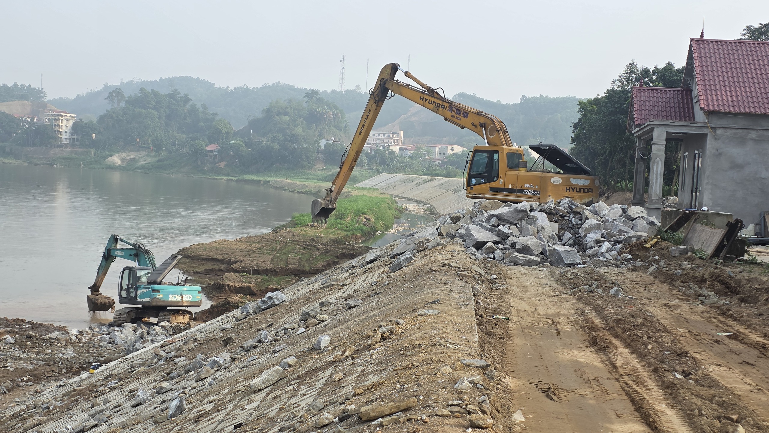 Dự án kè sông Hồng ở Yên Bái hiện ra sao?- Ảnh 6. Dự án kè sông Hồng ở Yên Bái hiện ra sao?- Ảnh 6.