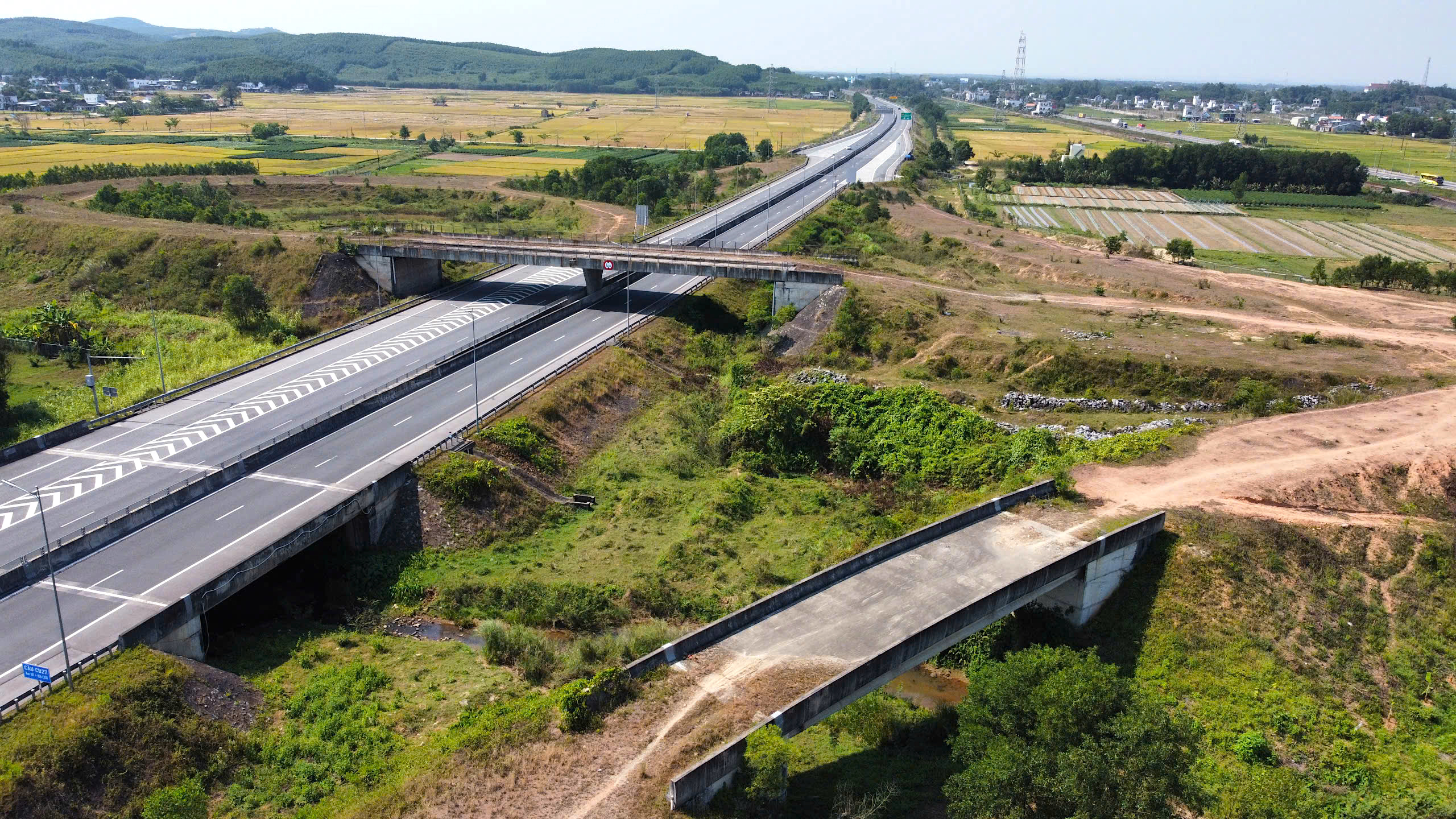 Tái khởi động nút giao trên cao tốc Đà Nẵng - Quảng Ngãi trong tháng 5- Ảnh 3. Tái khởi động nút giao trên cao tốc Đà Nẵng - Quảng Ngãi trong tháng 5- Ảnh 3.