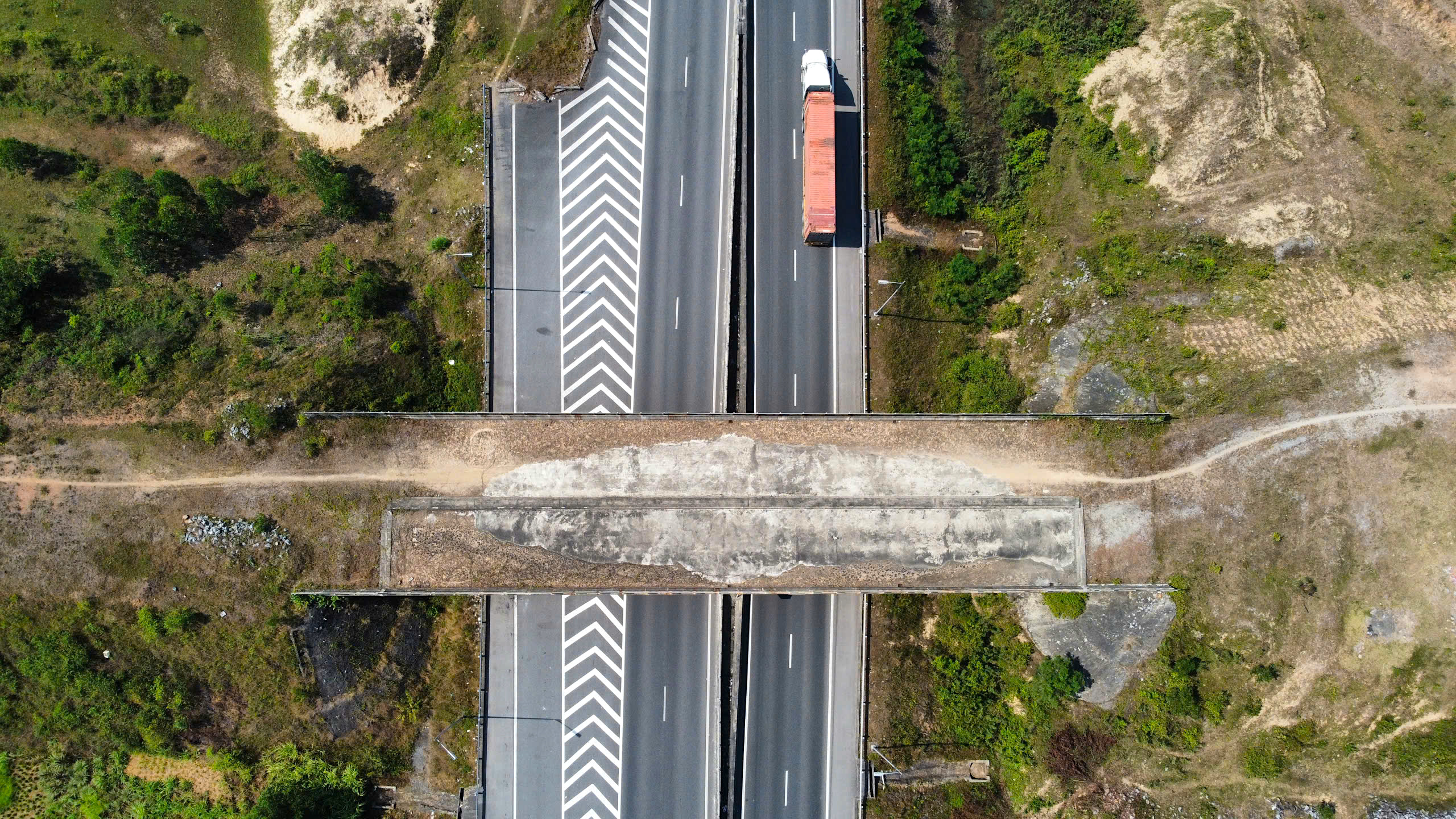 Tái khởi động nút giao trên cao tốc Đà Nẵng - Quảng Ngãi trong tháng 5- Ảnh 5. Tái khởi động nút giao trên cao tốc Đà Nẵng - Quảng Ngãi trong tháng 5- Ảnh 5.